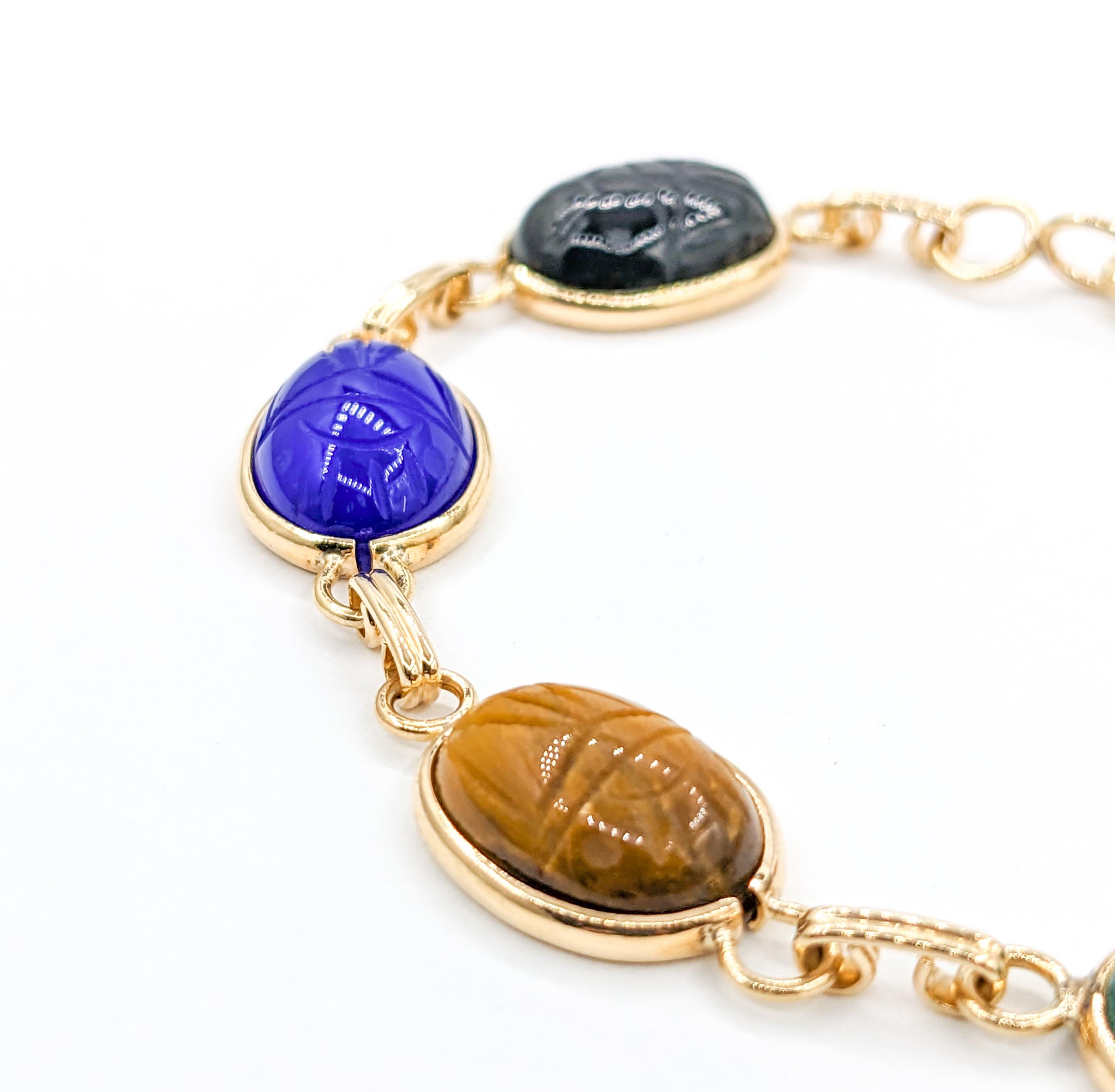 Skarabäus-Armband mit mehreren Steinen in Gelbgold  (Cabochon) im Angebot