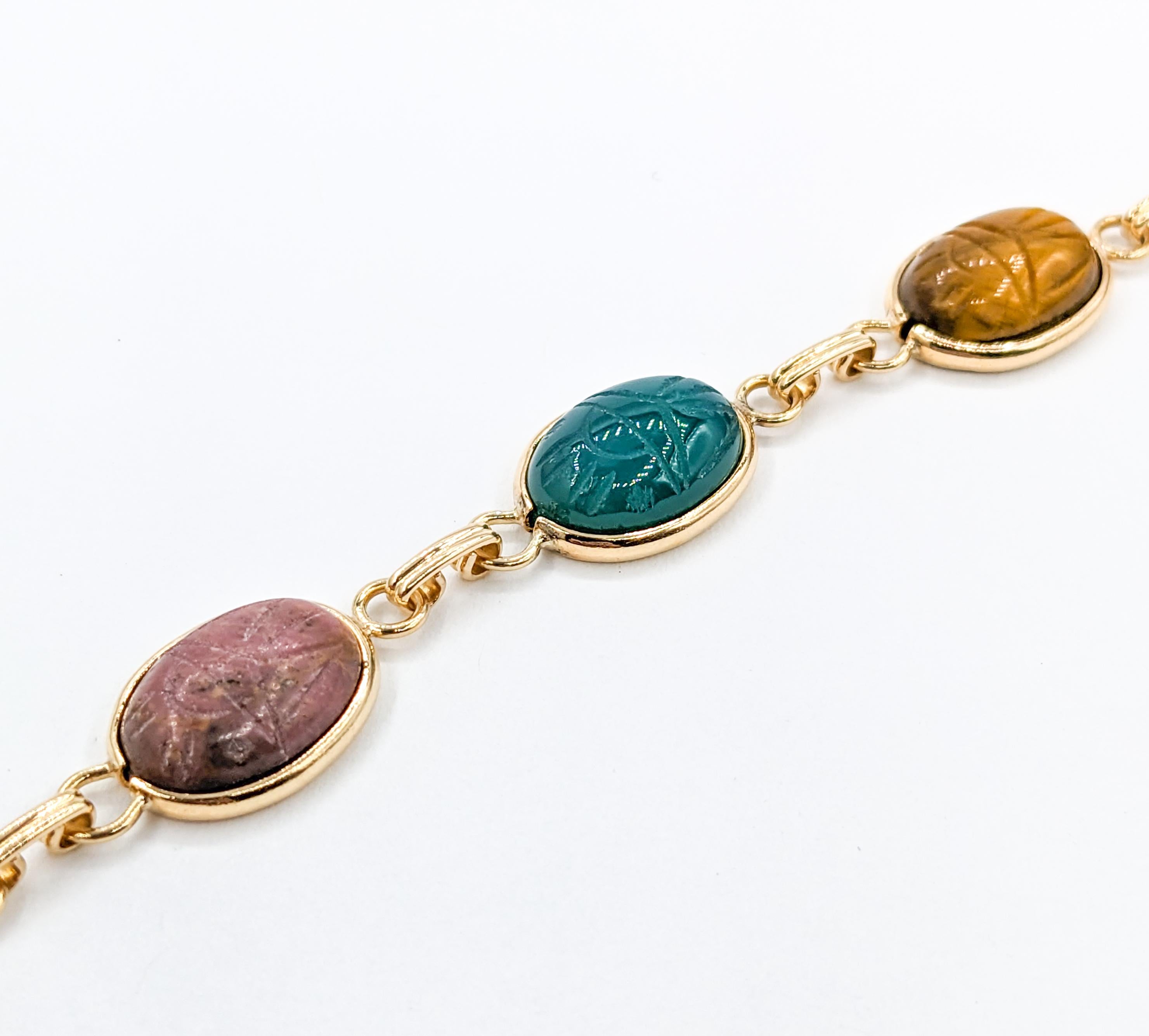 Skarabäus-Armband mit mehreren Steinen in Gelbgold  im Angebot 3