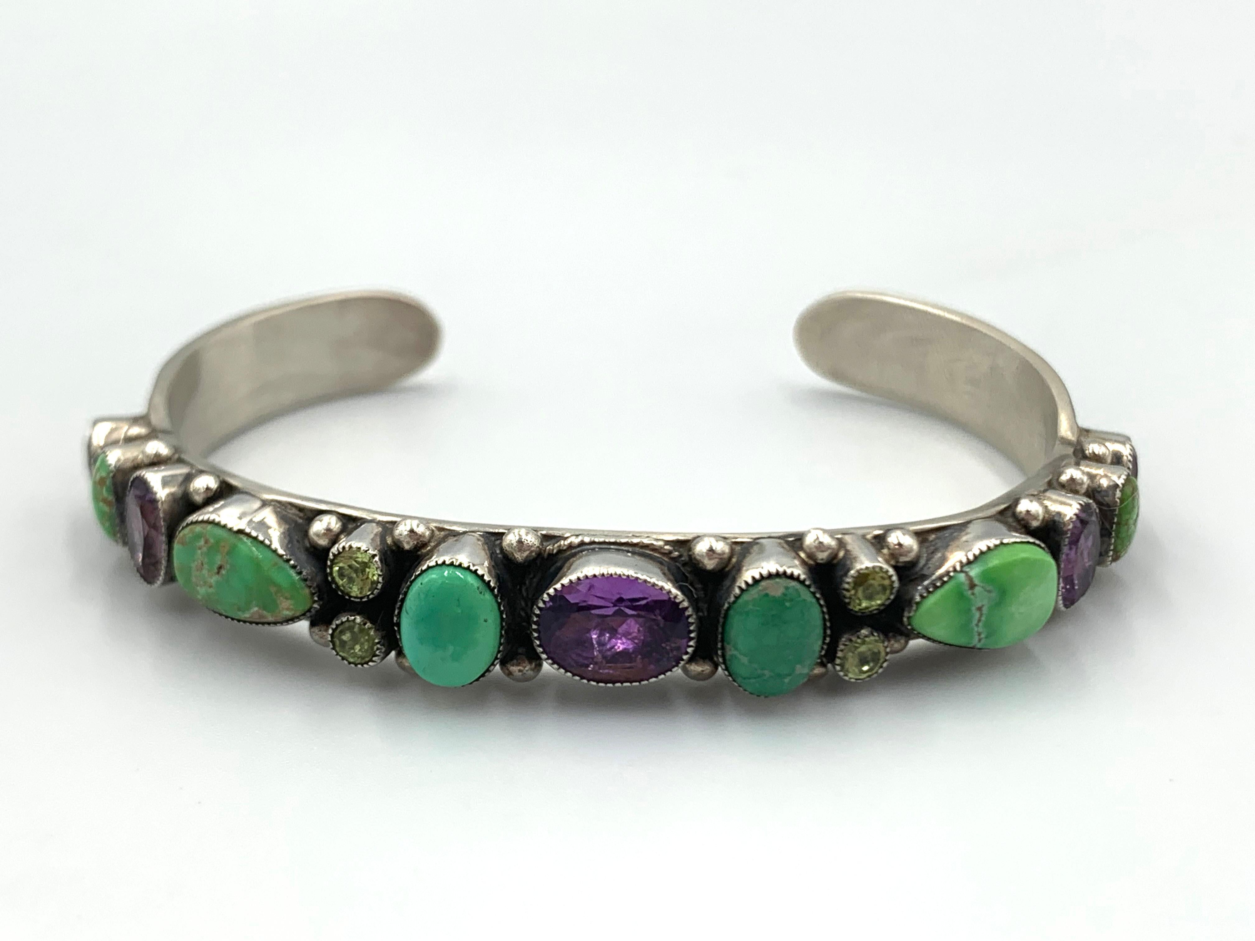Brazalete de plata con múltiples piedras de Leo Feeney nativo estadounidense en venta