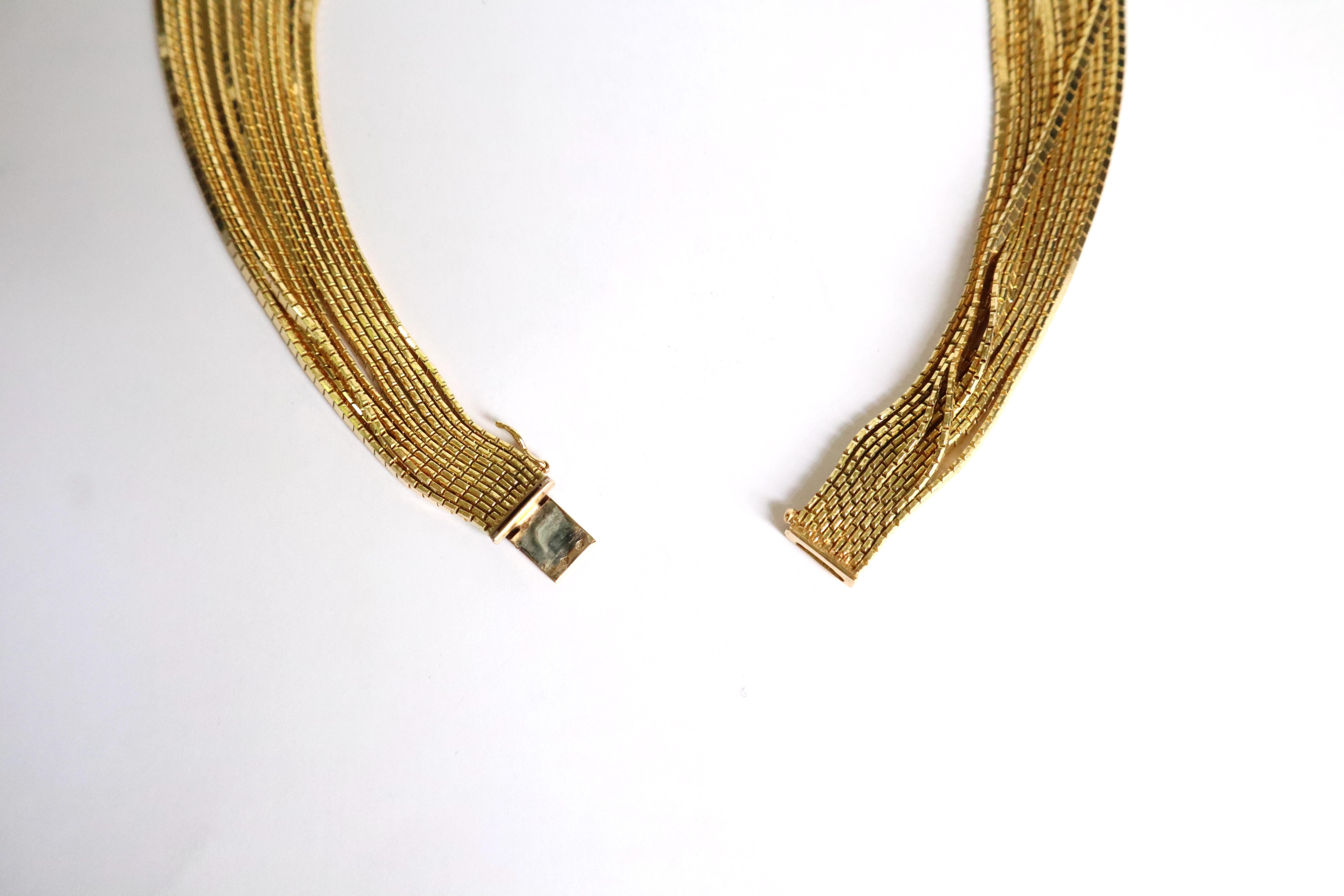 Mehrreihige Halskette aus 18 Karat Gelbgold mit Scharnier aus 11 Satin-Drahten im Angebot 3