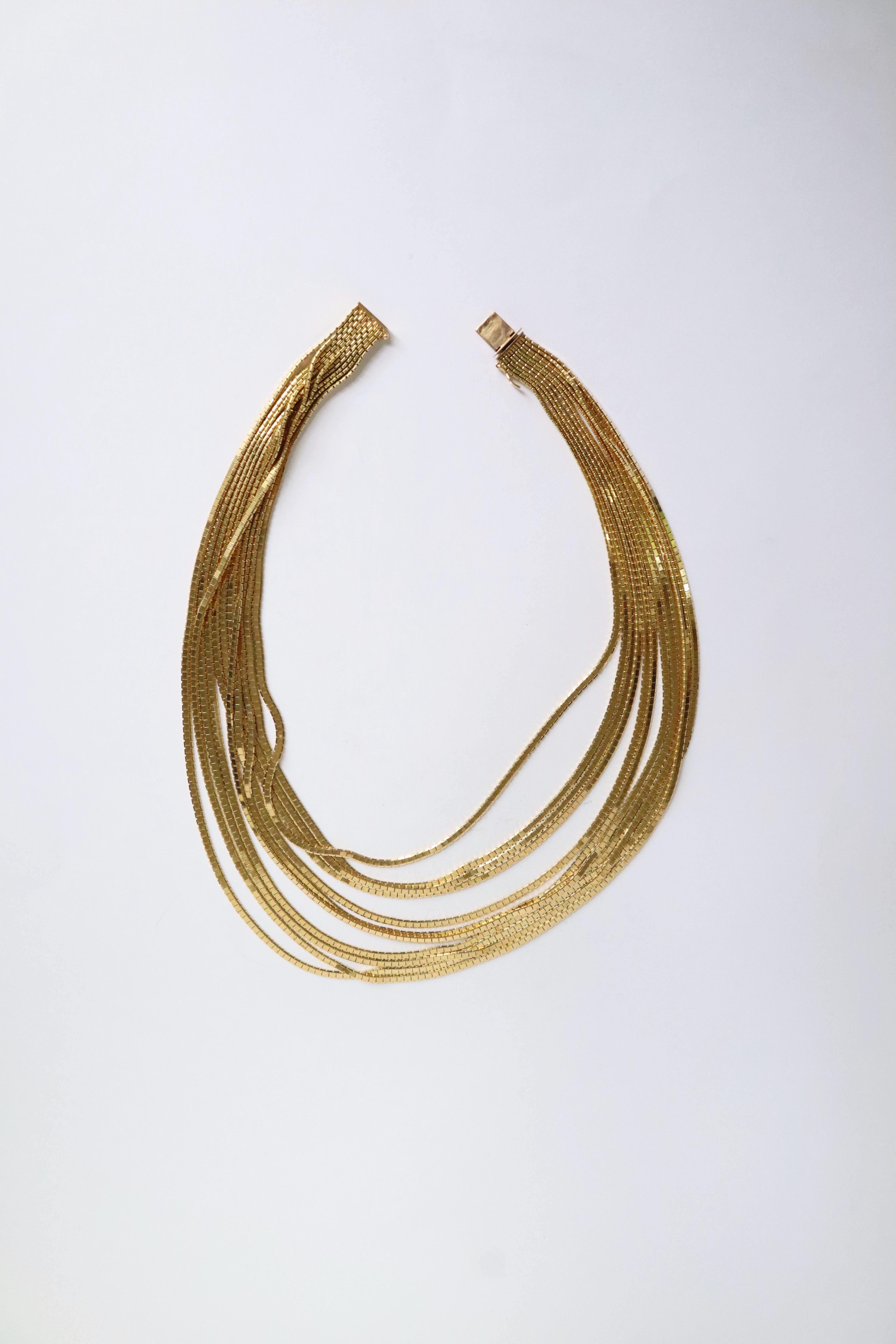 Mehrreihige Halskette aus 18 Karat Gelbgold mit Scharnier aus 11 Satin-Drahten im Angebot 4
