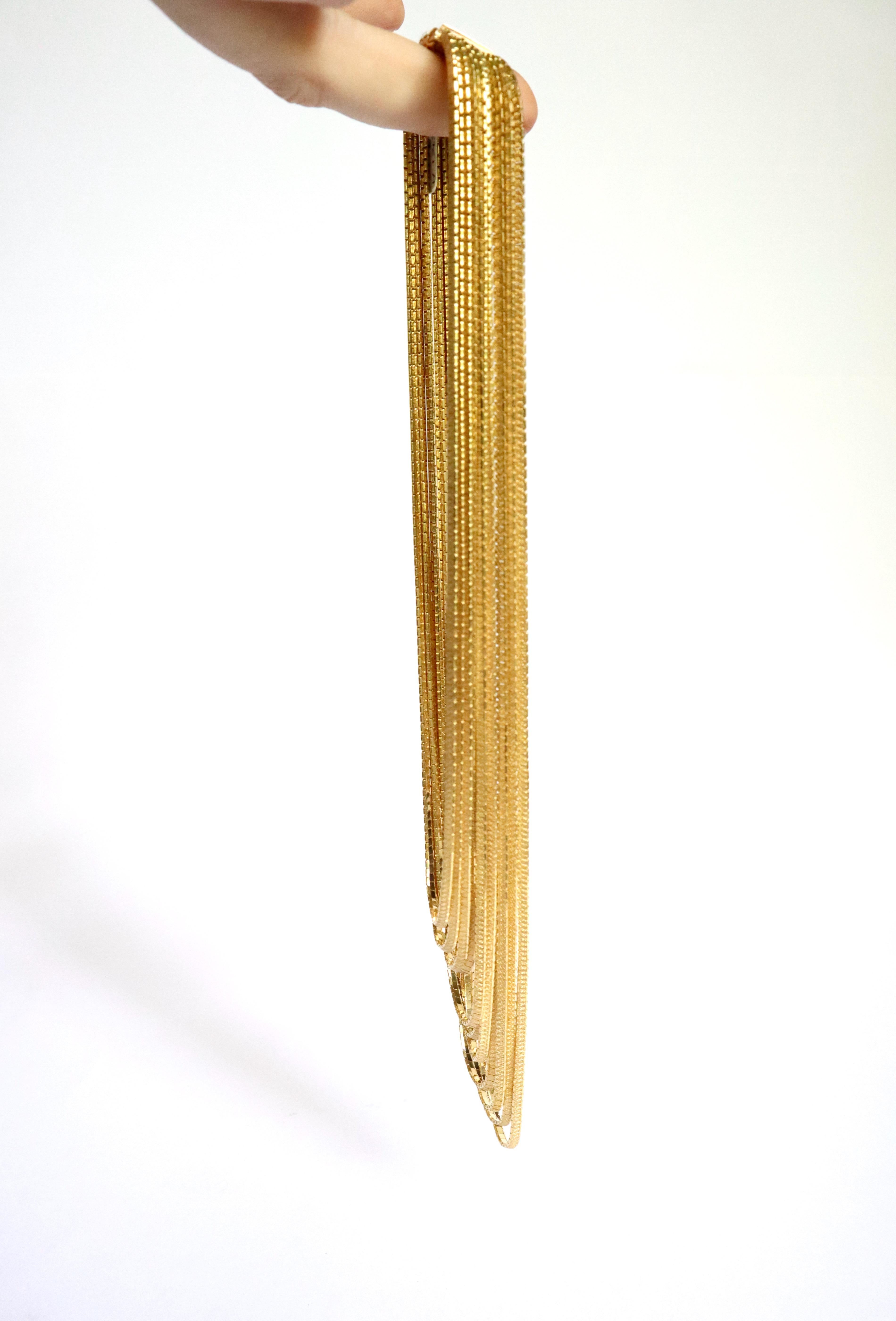 Mehrreihige Halskette aus 18 Karat Gelbgold mit Scharnier aus 11 Satin-Drahten im Angebot 5