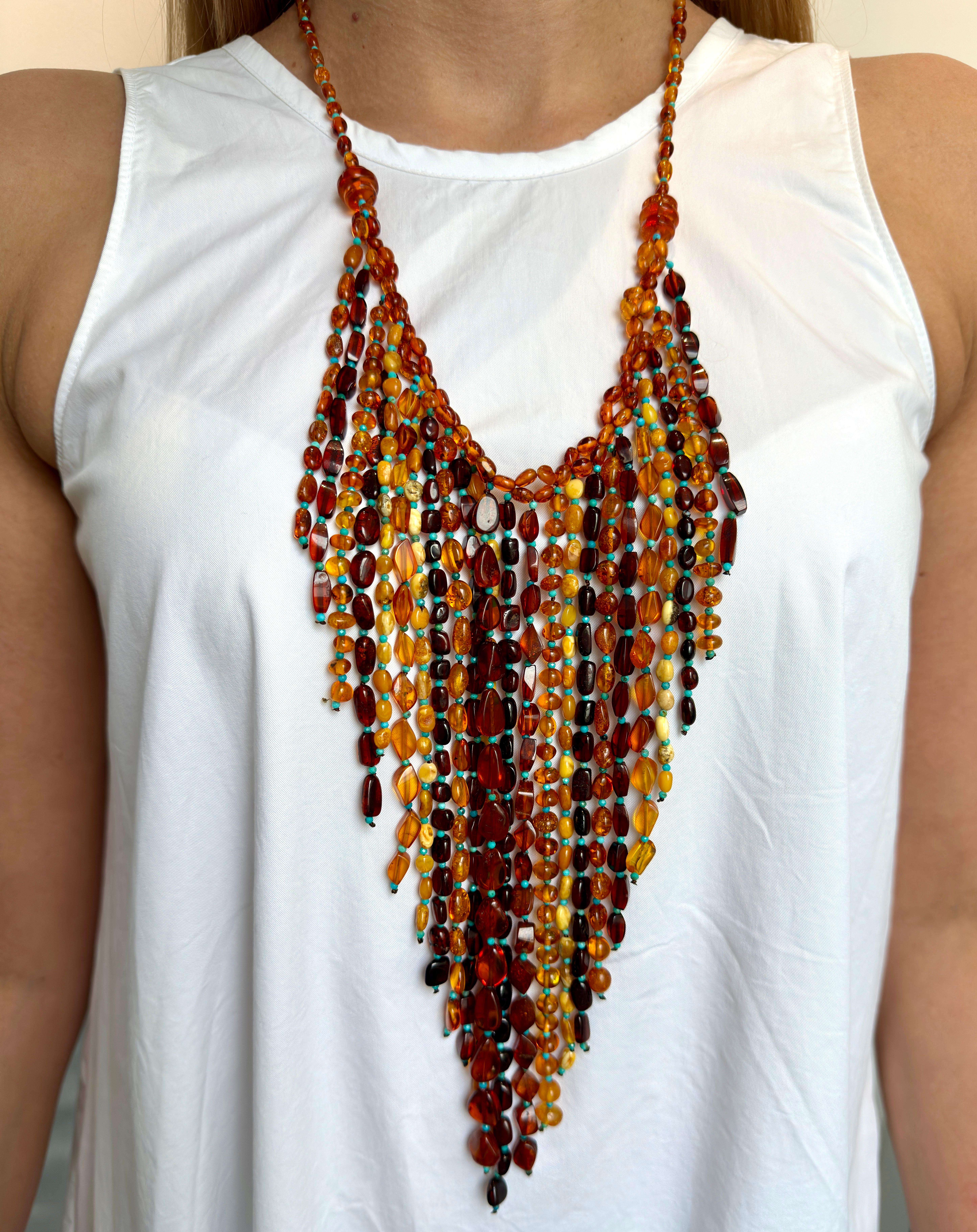 Collana in ambra e turchese a più fili in vendita 1