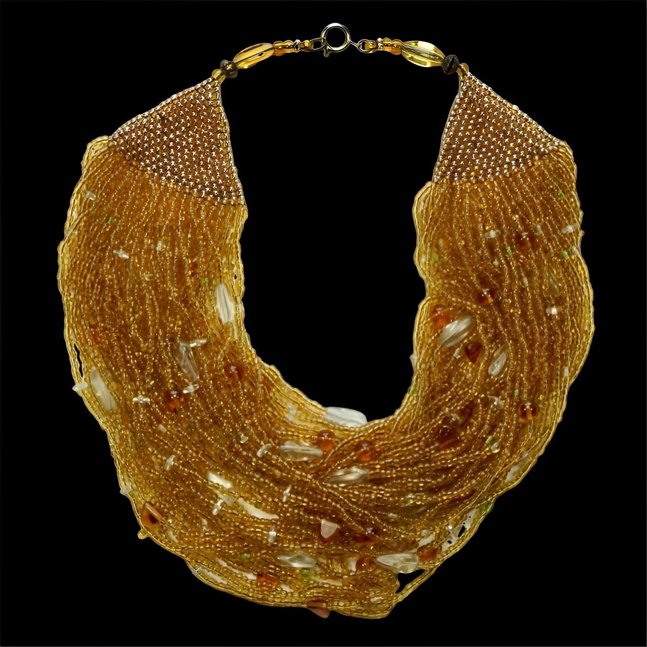 Collier de perles en verre ambré à plusieurs rangs avec décoration en perles en vente 4