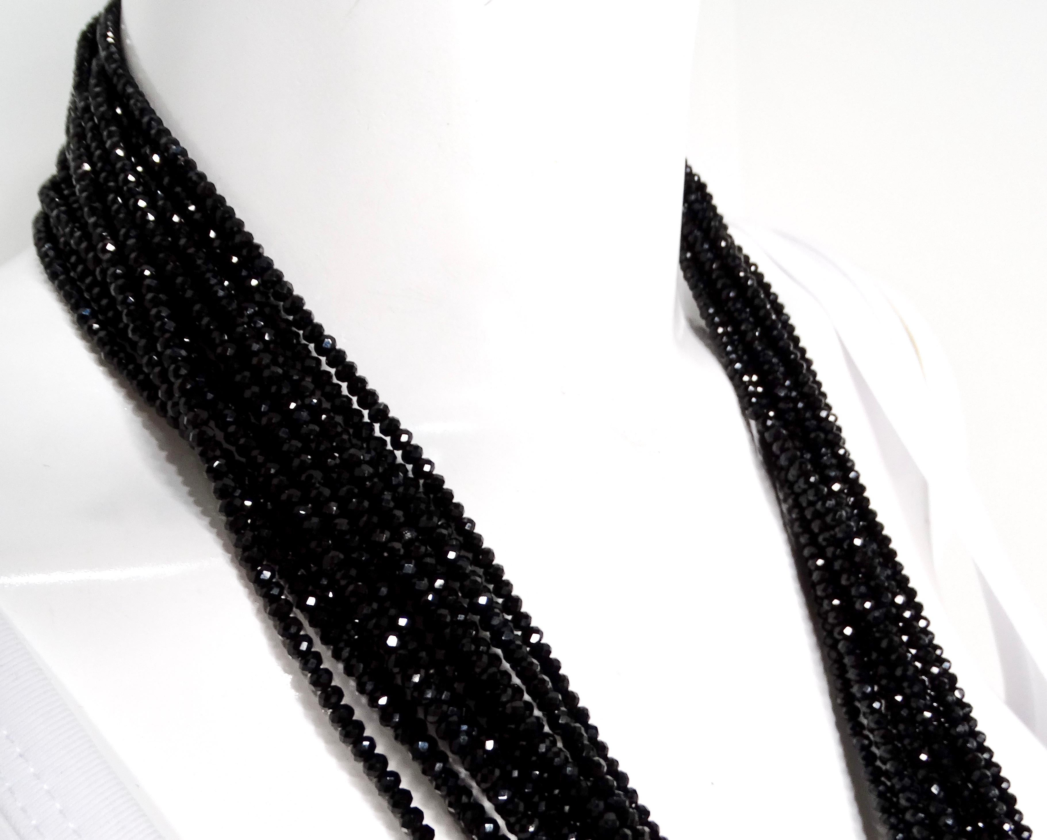 Collier à pampilles en perles de cristal noir multibrins circa 1980 en vente 1