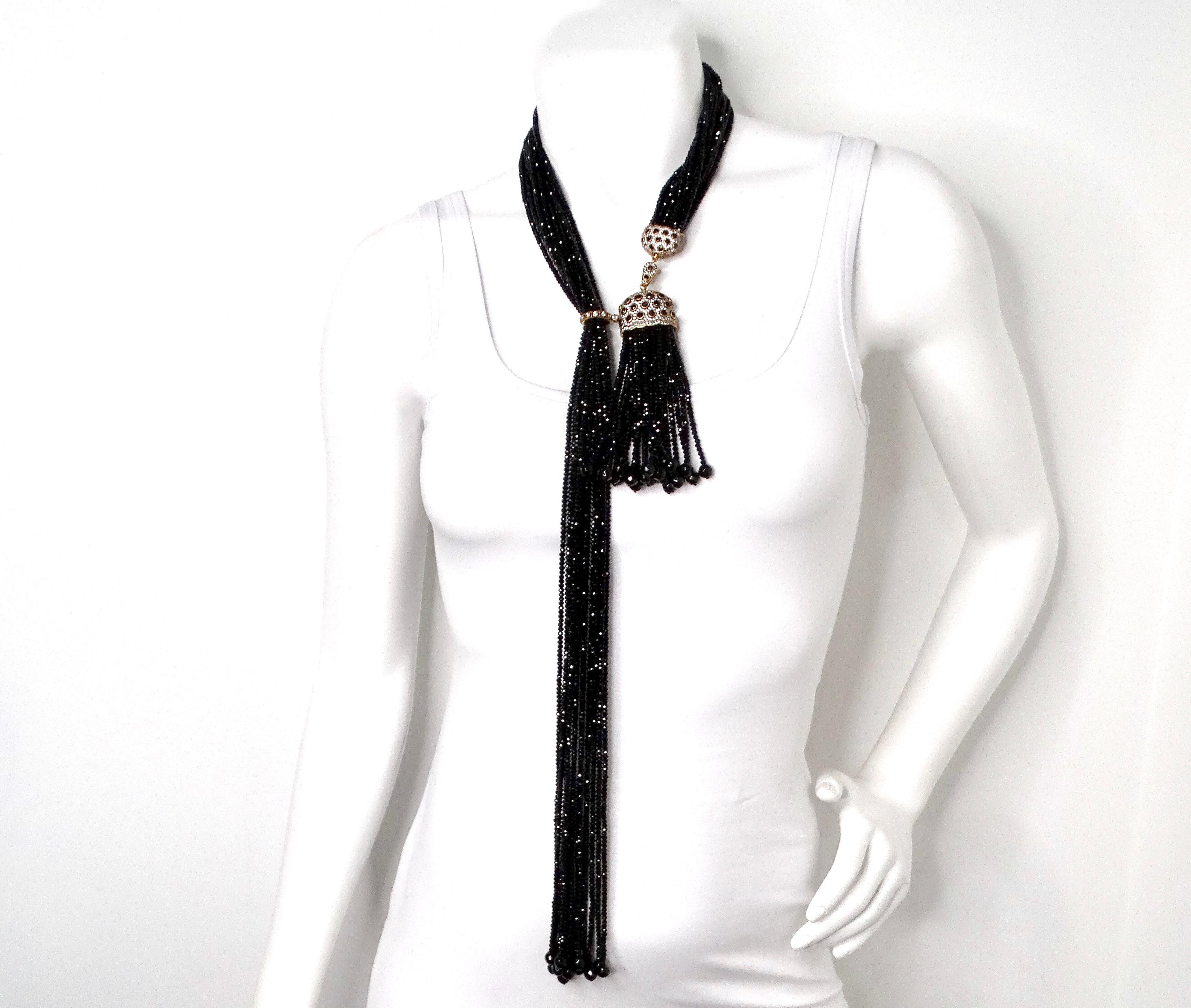 Collier à pampilles en perles de cristal noir multibrins circa 1980 en vente 2