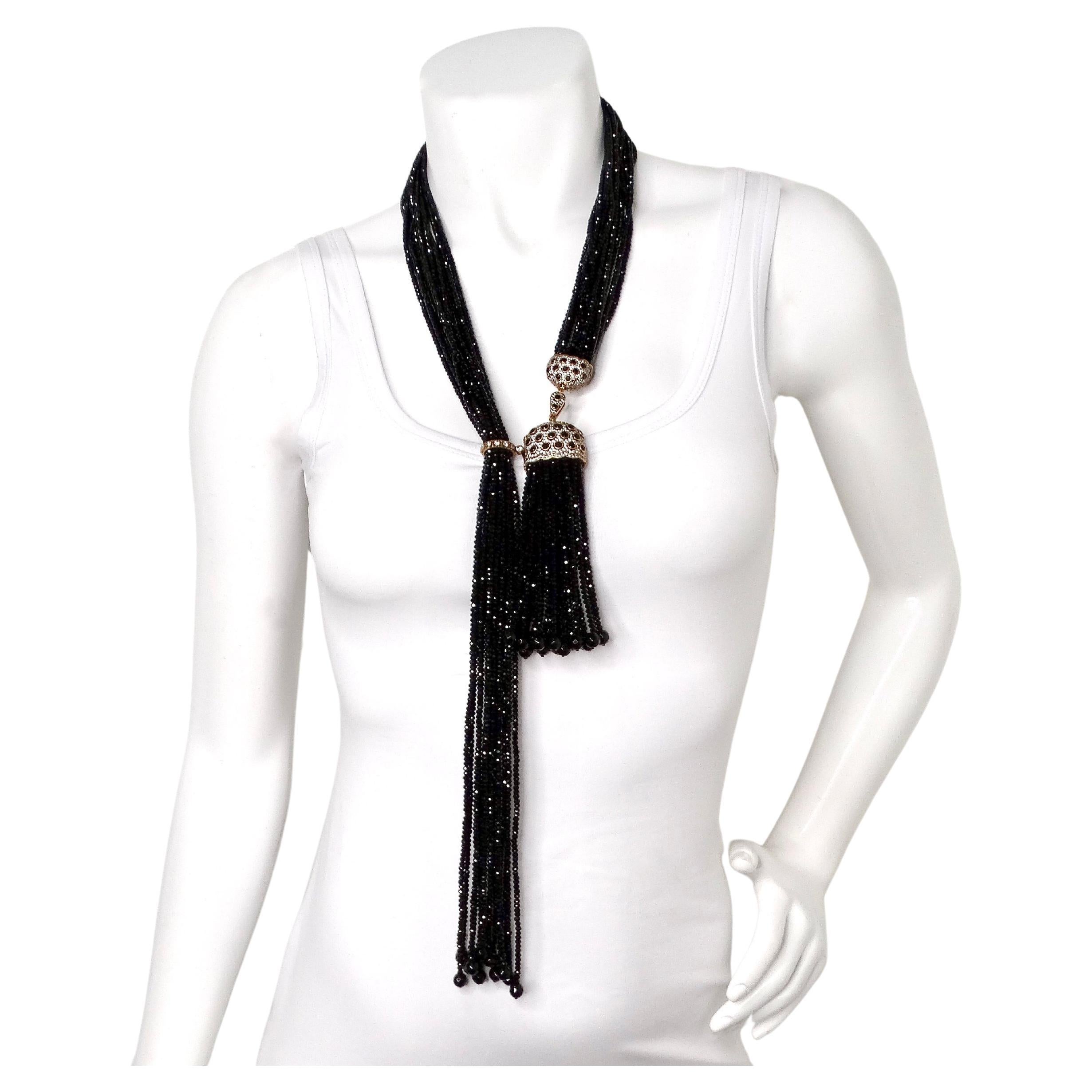 Collier à pampilles en perles de cristal noir multibrins circa 1980 en vente