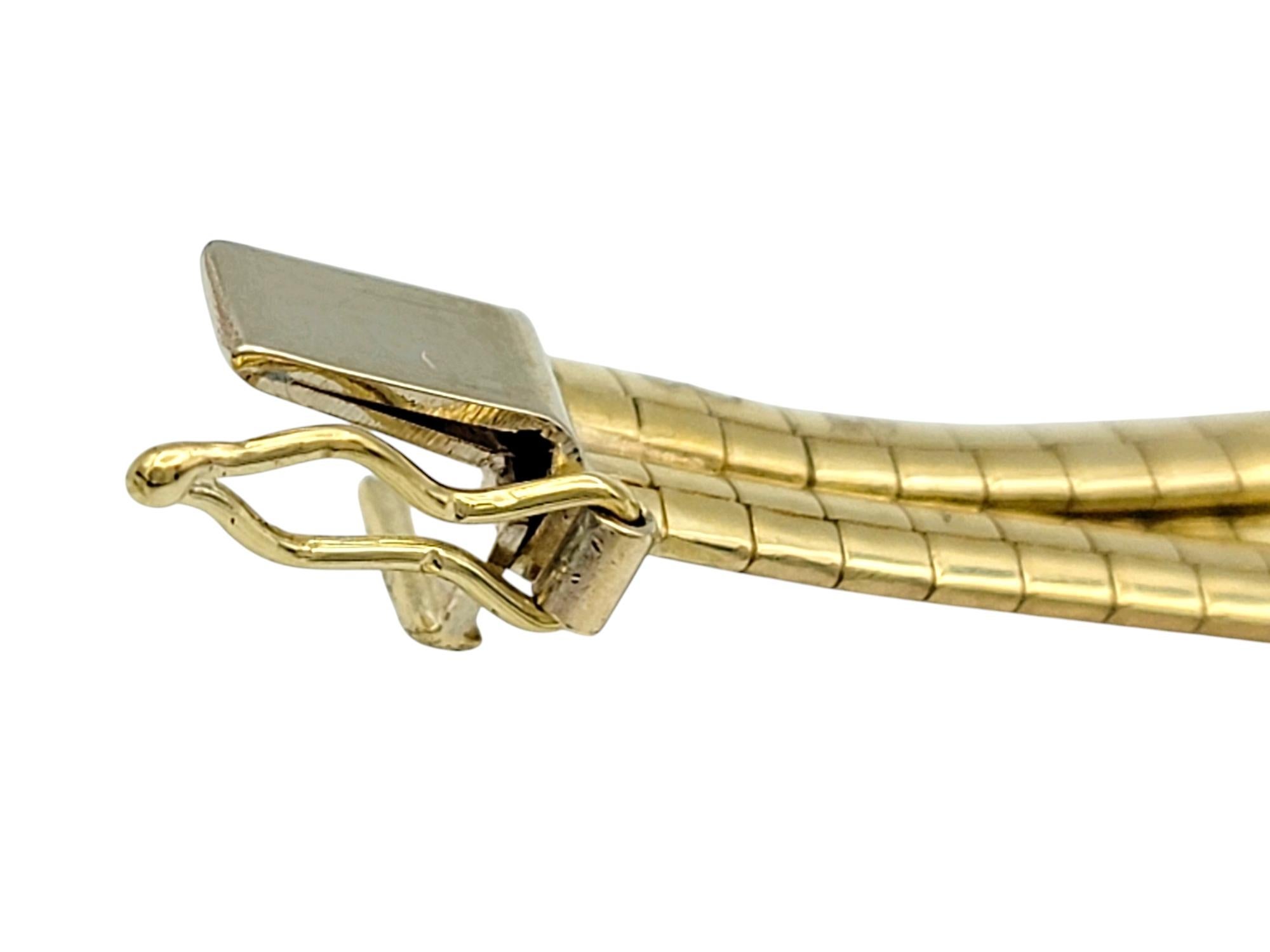 Bracelet à maillons carrés Omega brossé en or jaune 18 carats à plusieurs rangs en vente 5