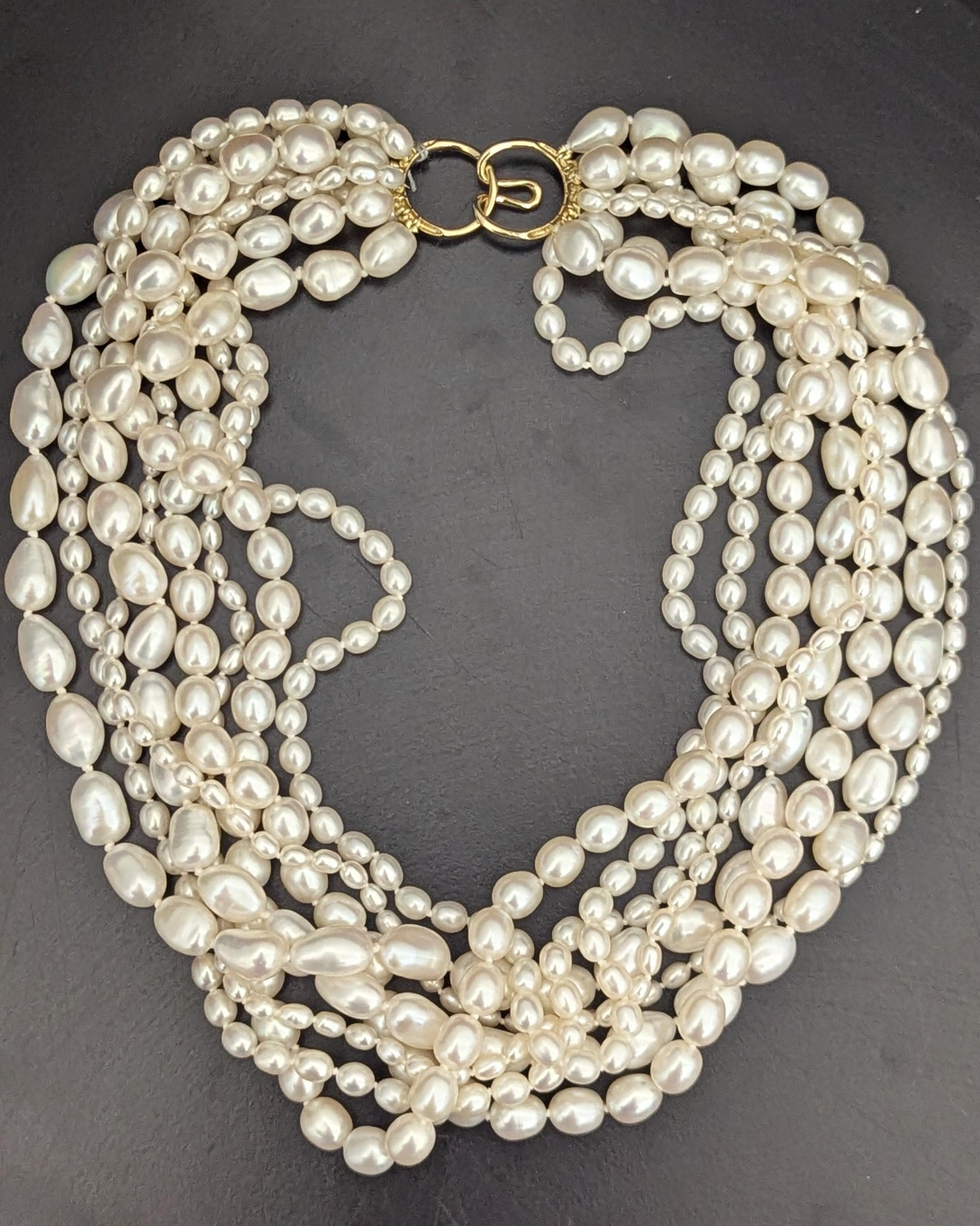 Collana a più fili di perle d'acqua dolce Torsade con perline in oro giallo 14K In condizioni buone in vendita a New York, NY
