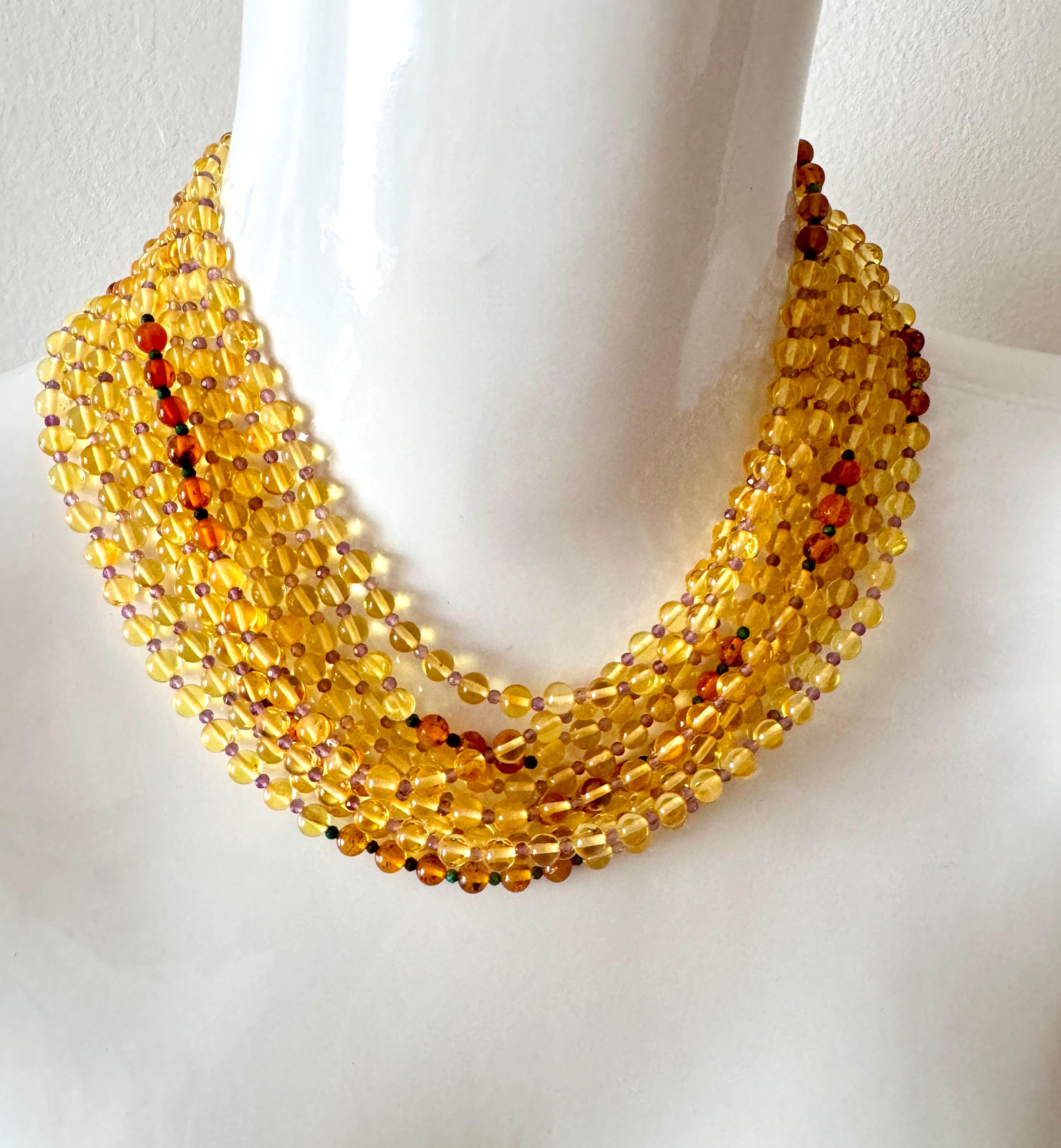 Collana a più fili di ambra dorata, ametista e malachite in vendita 2