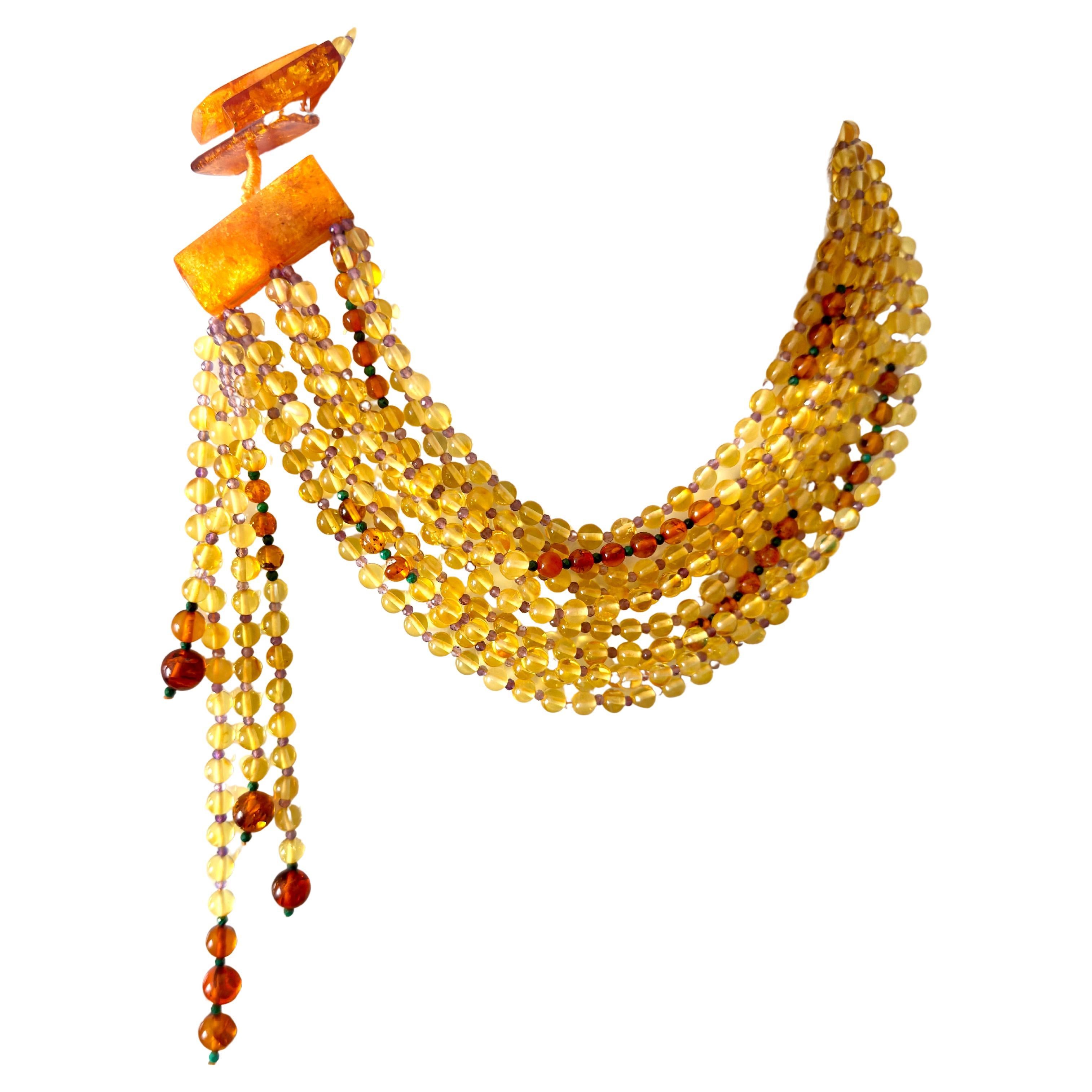 Collana a più fili di ambra dorata, ametista e malachite