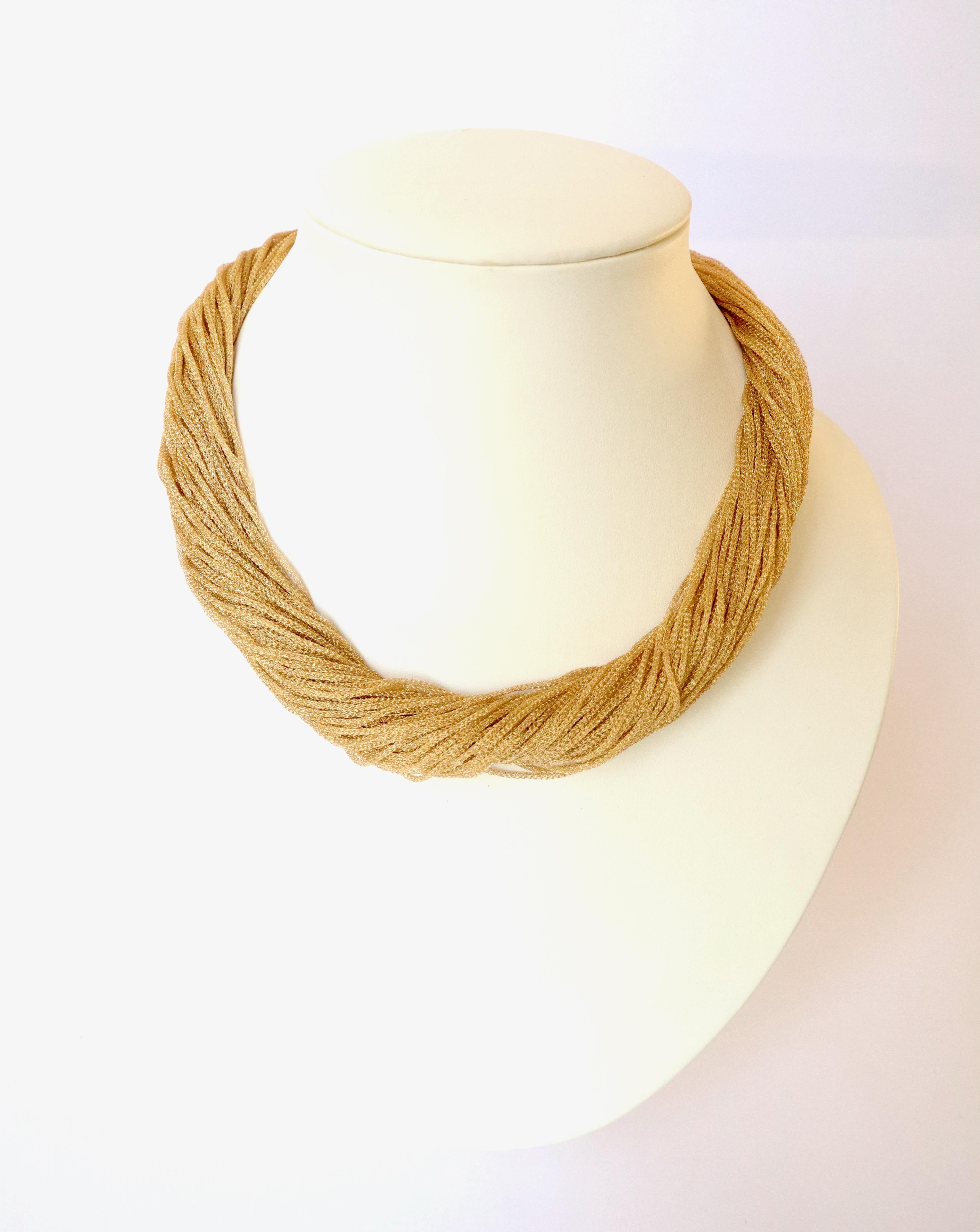 Collana multifilo in oro 18 carati Choker in oro giallo in vendita 6