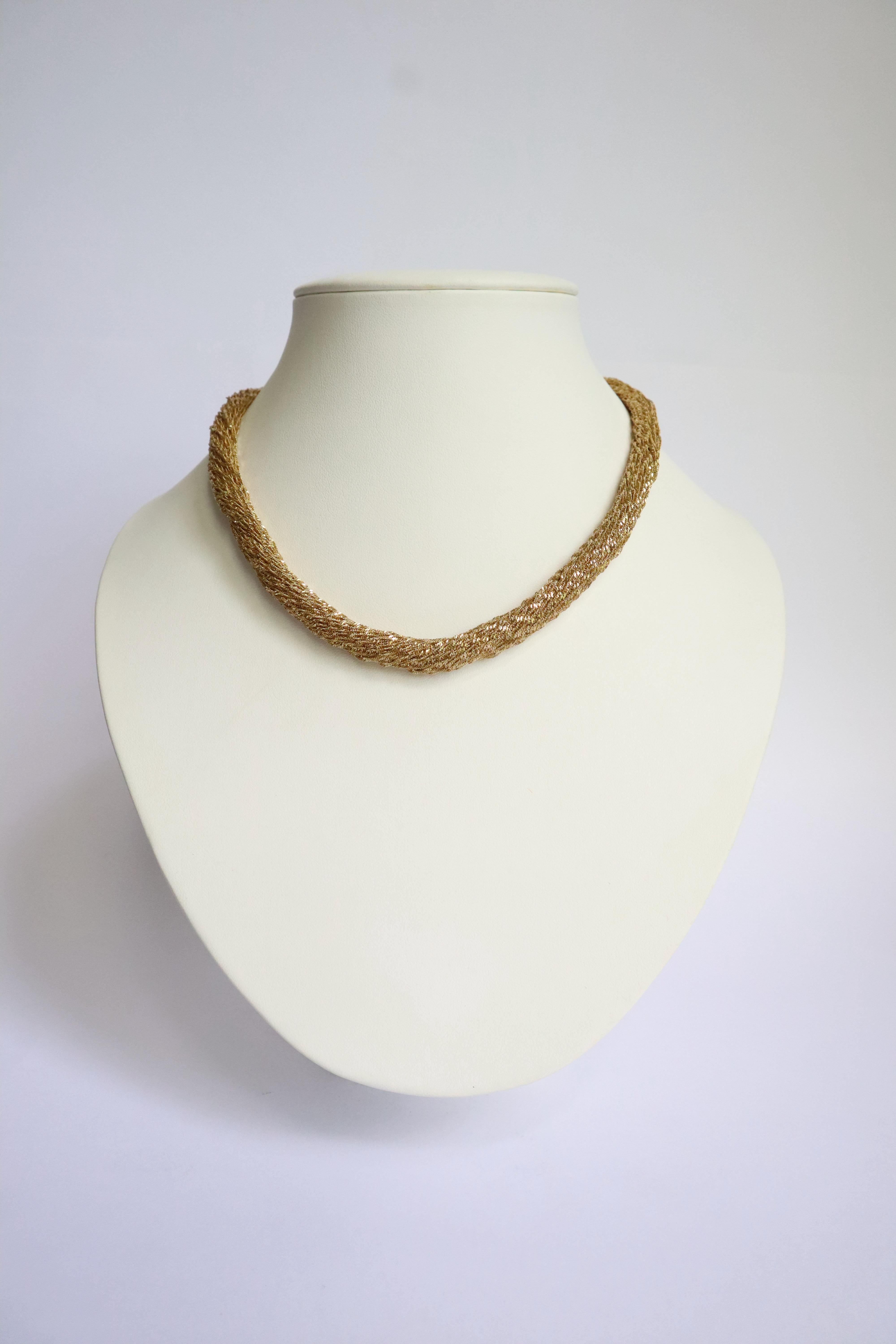 Multi-Strand Necklace in 18 Karat Gold In Good Condition For Sale In Paris, FR