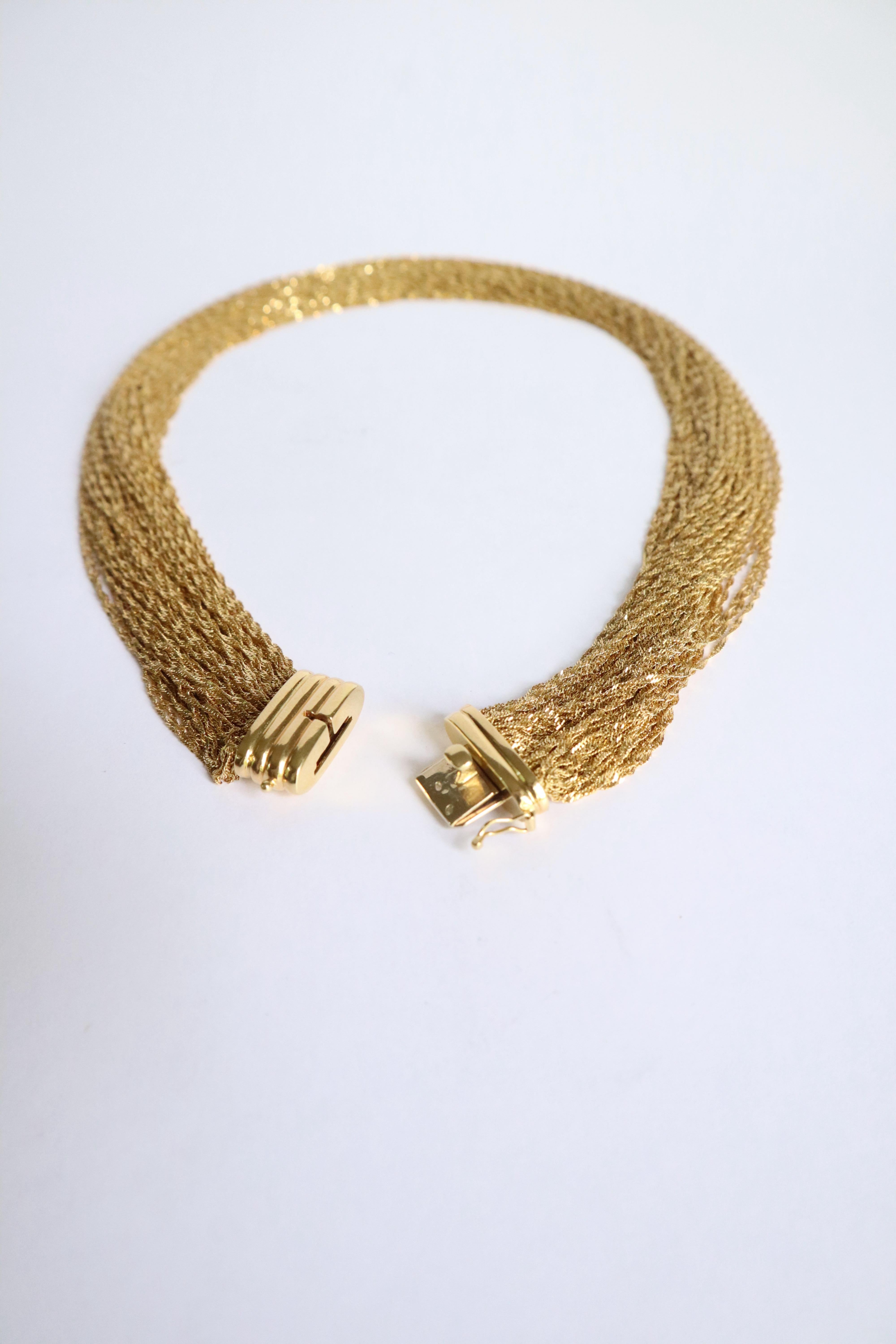 Multi-Strand Necklace in 18 Karat Gold For Sale 1