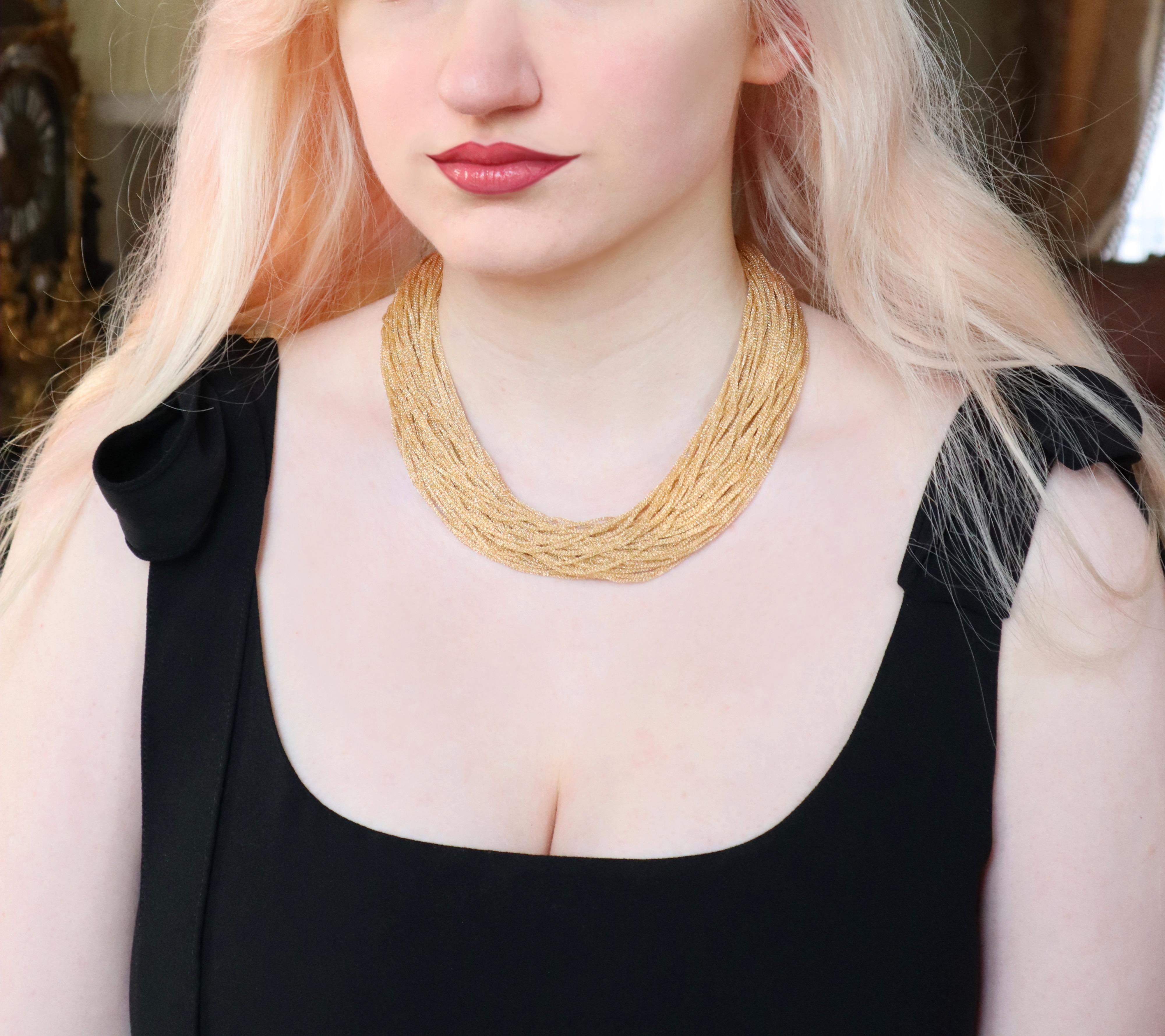 Collana multifilo in oro 18 carati Choker in oro giallo in vendita 1