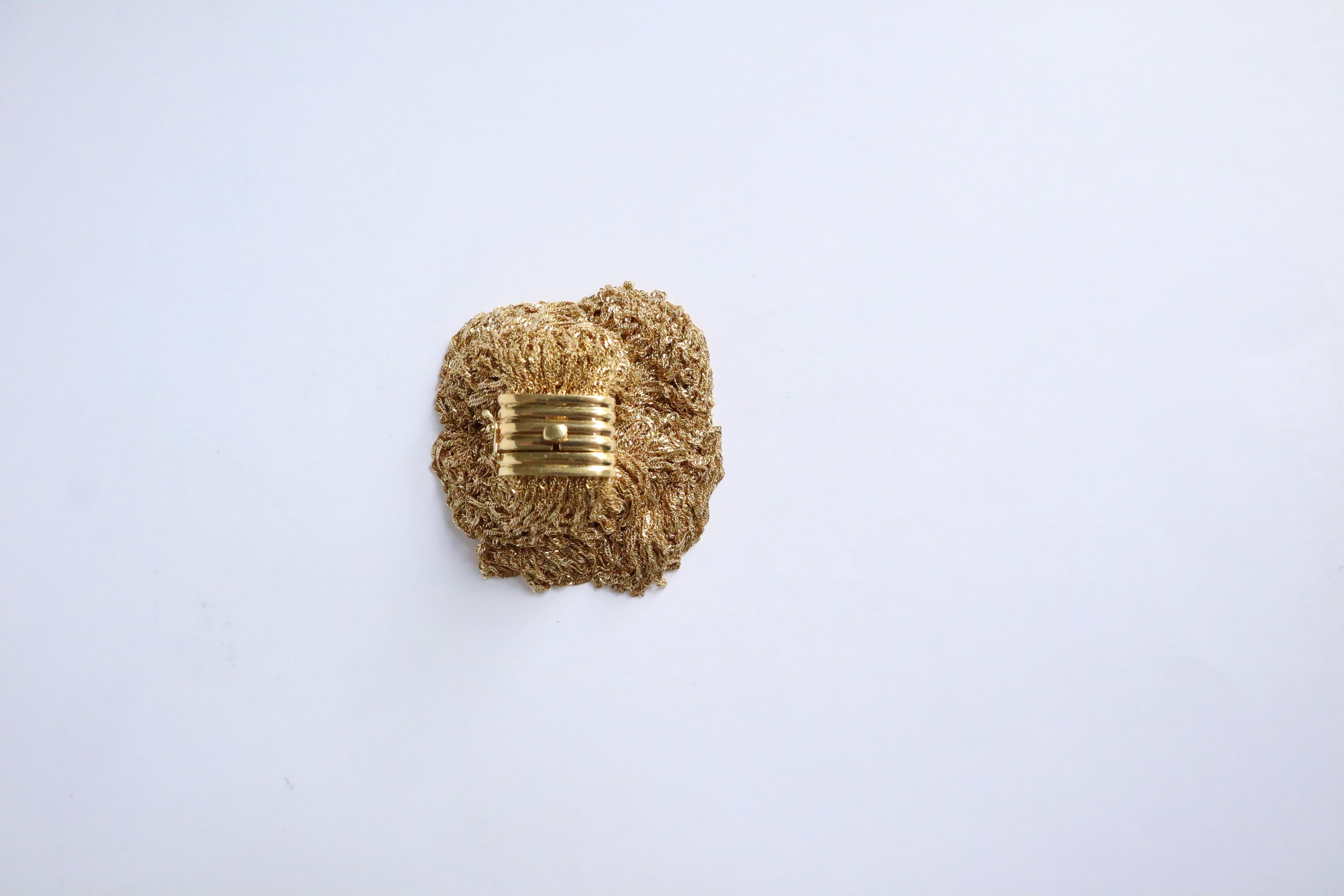 Multi-Strand Necklace in 18 Karat Gold For Sale 3