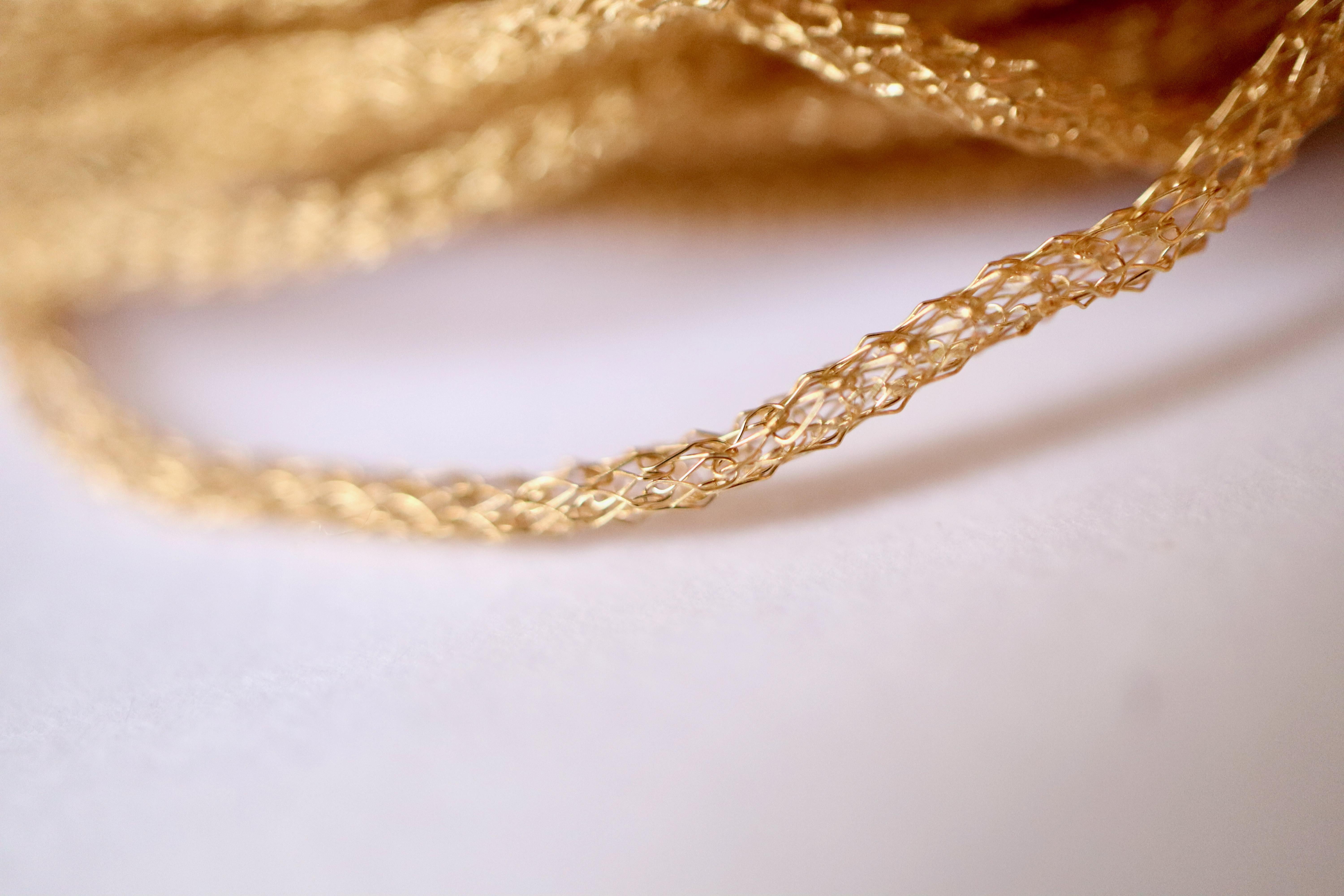 Collana multifilo in oro 18 carati Choker in oro giallo in vendita 4