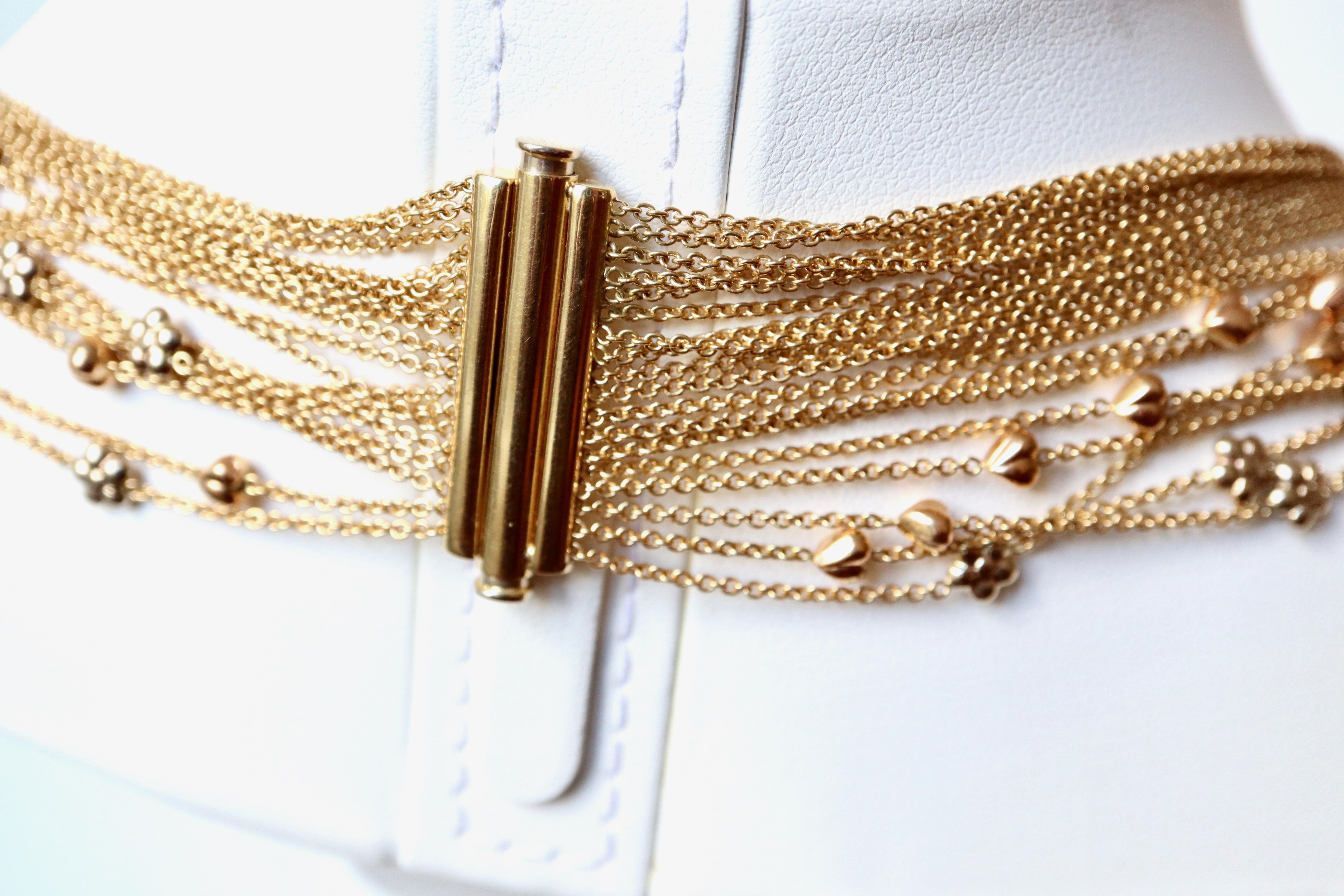 Collier multibrins en or 18 carats Cœurs et fleurs en vente 1