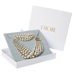 Mehrstrangiger neckloser Halsausschnitt mit Perlen Christian Dior 
