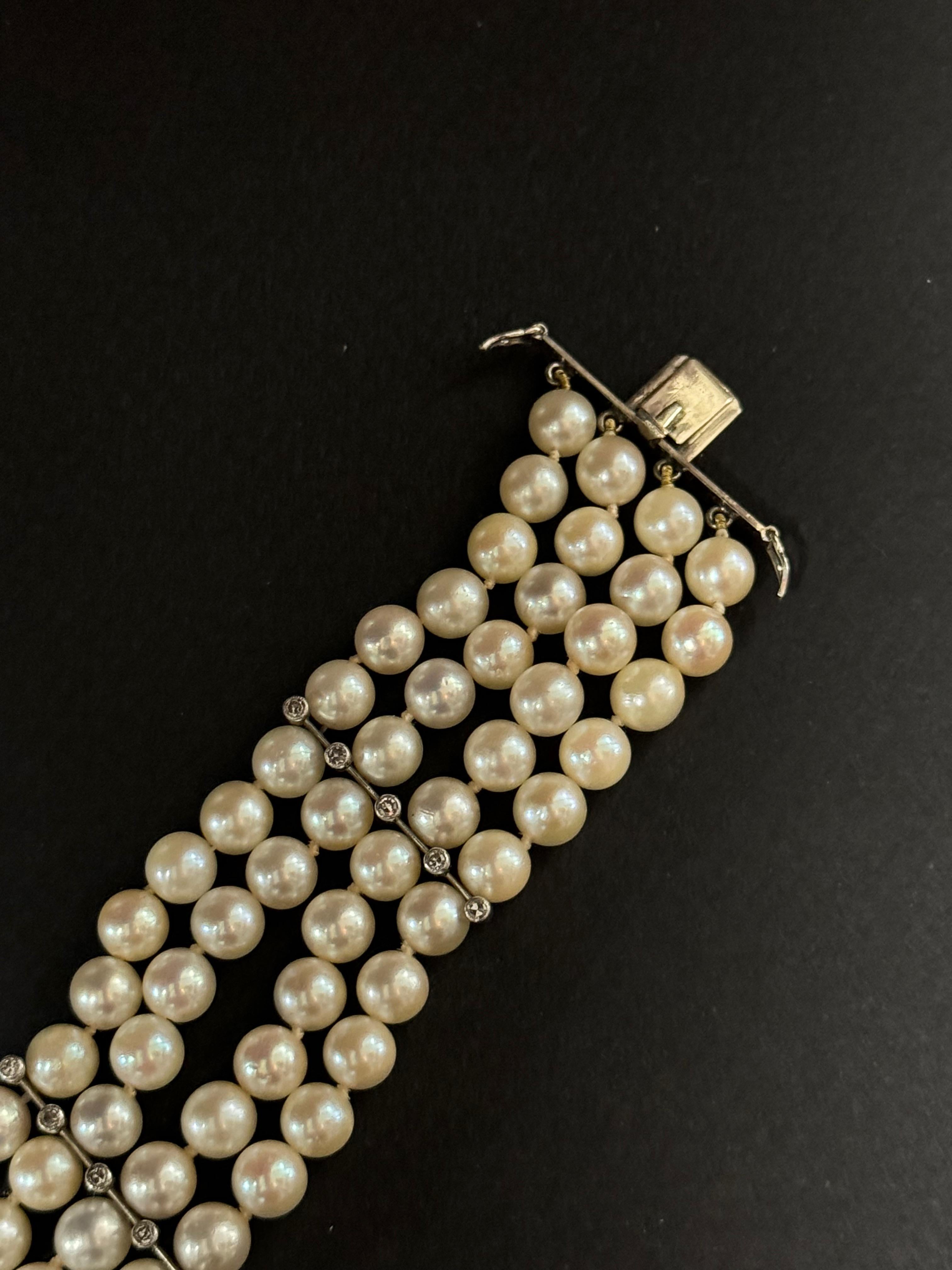 Bracciale con perle e diamanti a più fili con chiusura a diamante in vendita 1