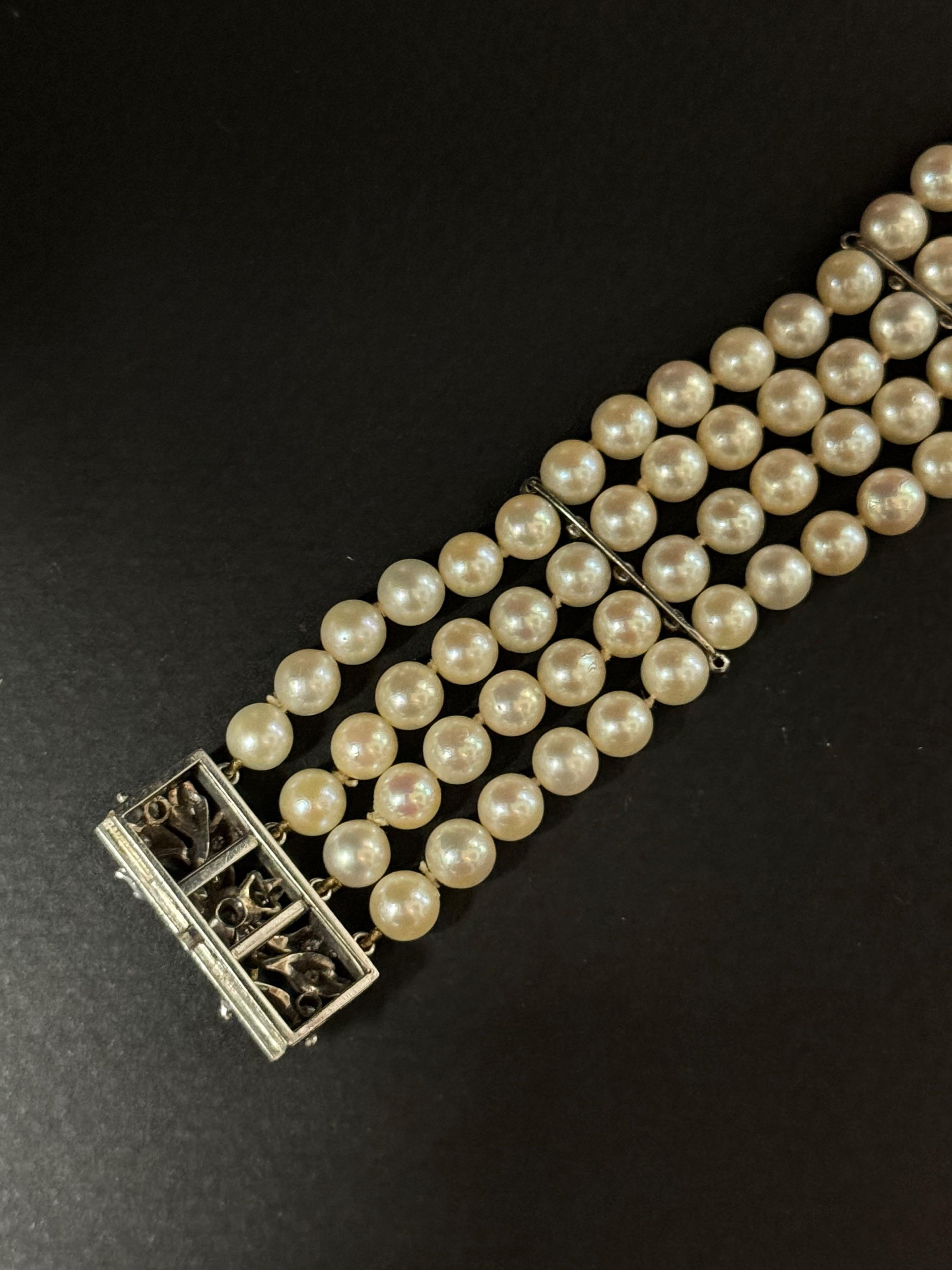 Bracciale con perle e diamanti a più fili con chiusura a diamante in vendita 2