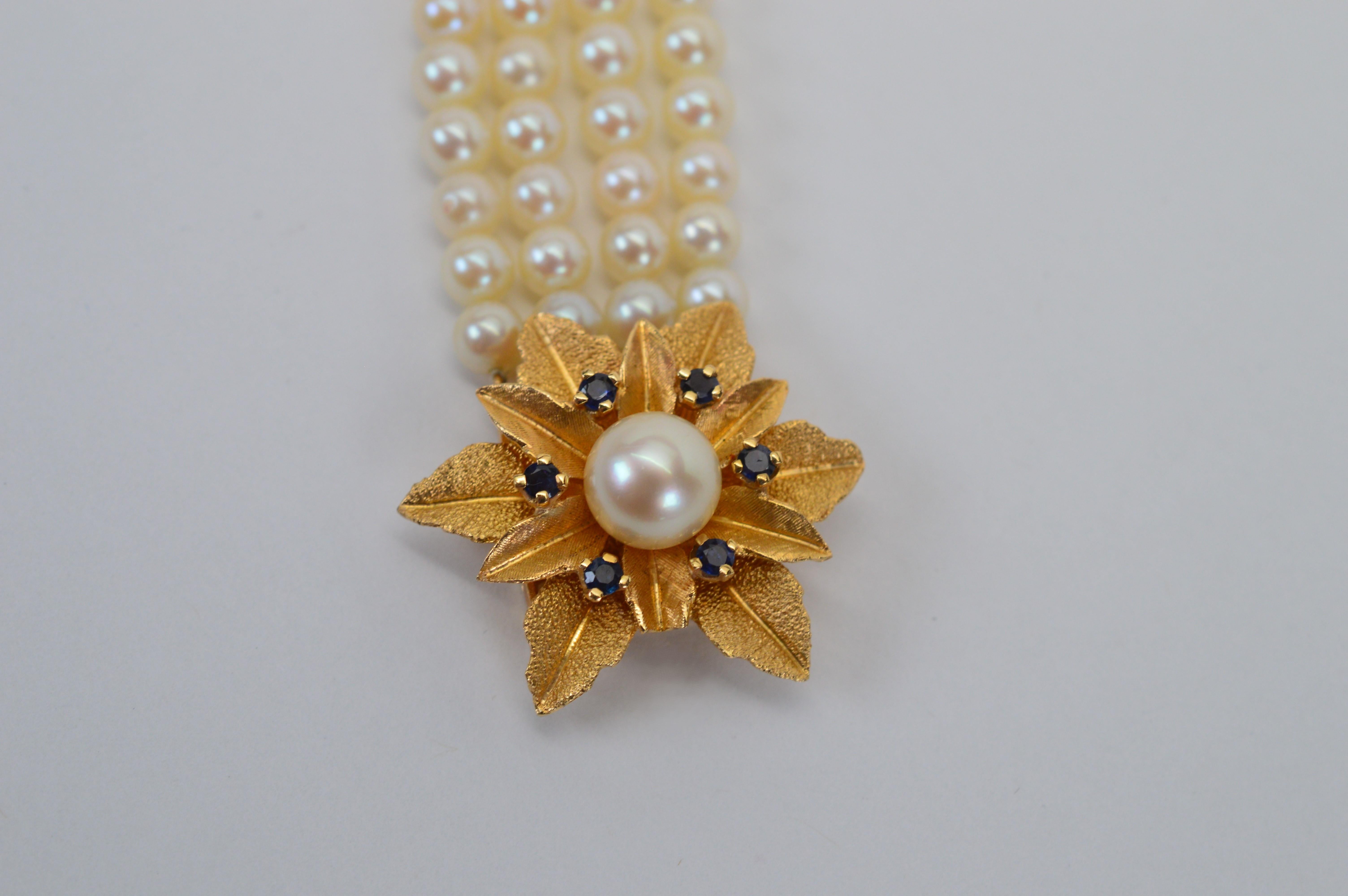 Mehrstrangiges Perlenarmband mit 14K Gold & Saphir-Blumenschliff-Verschluss Damen im Angebot