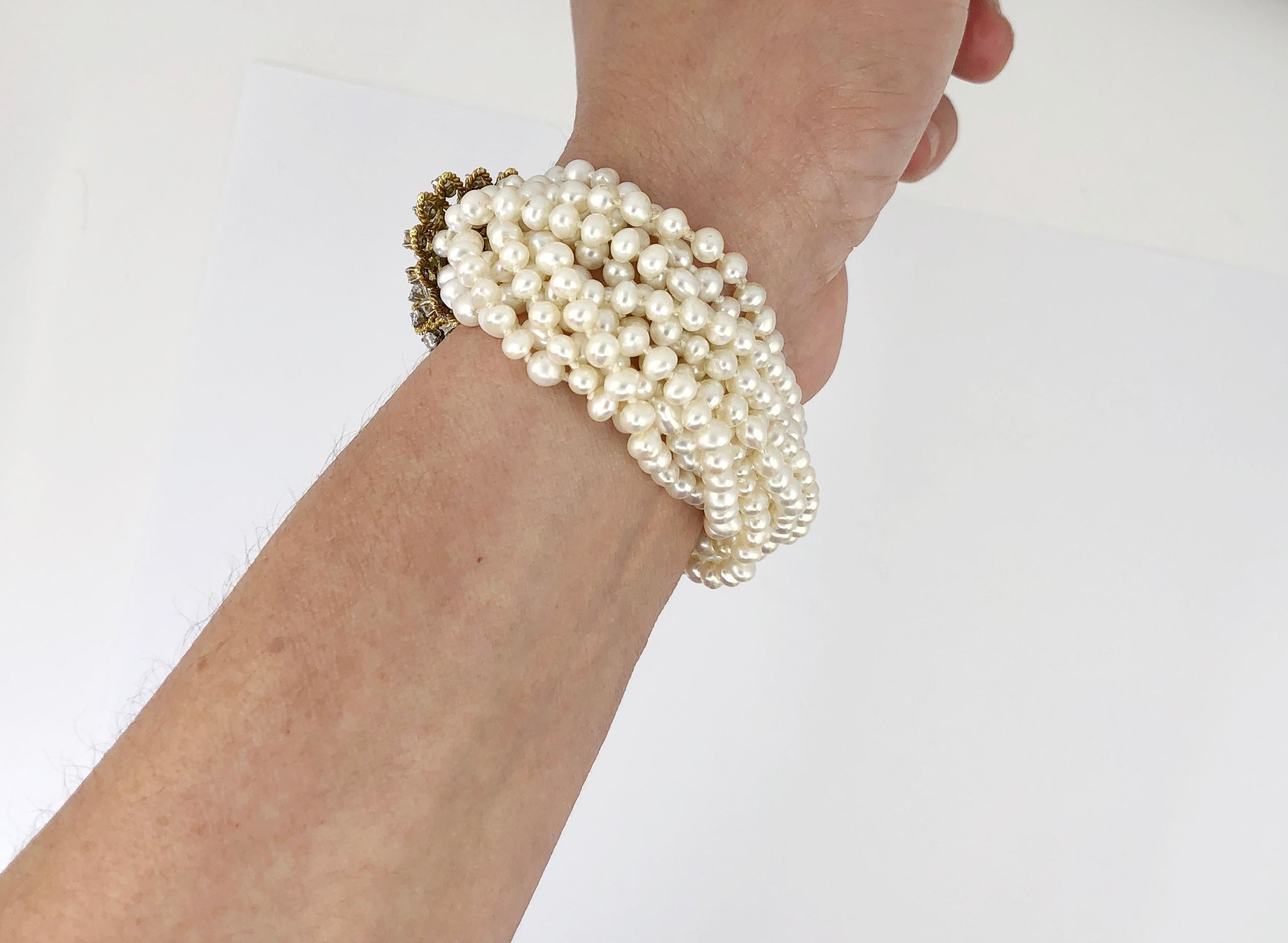 Perlen- und Diamantarmband mit mehreren Strangen im Zustand „Gut“ in New York, NY