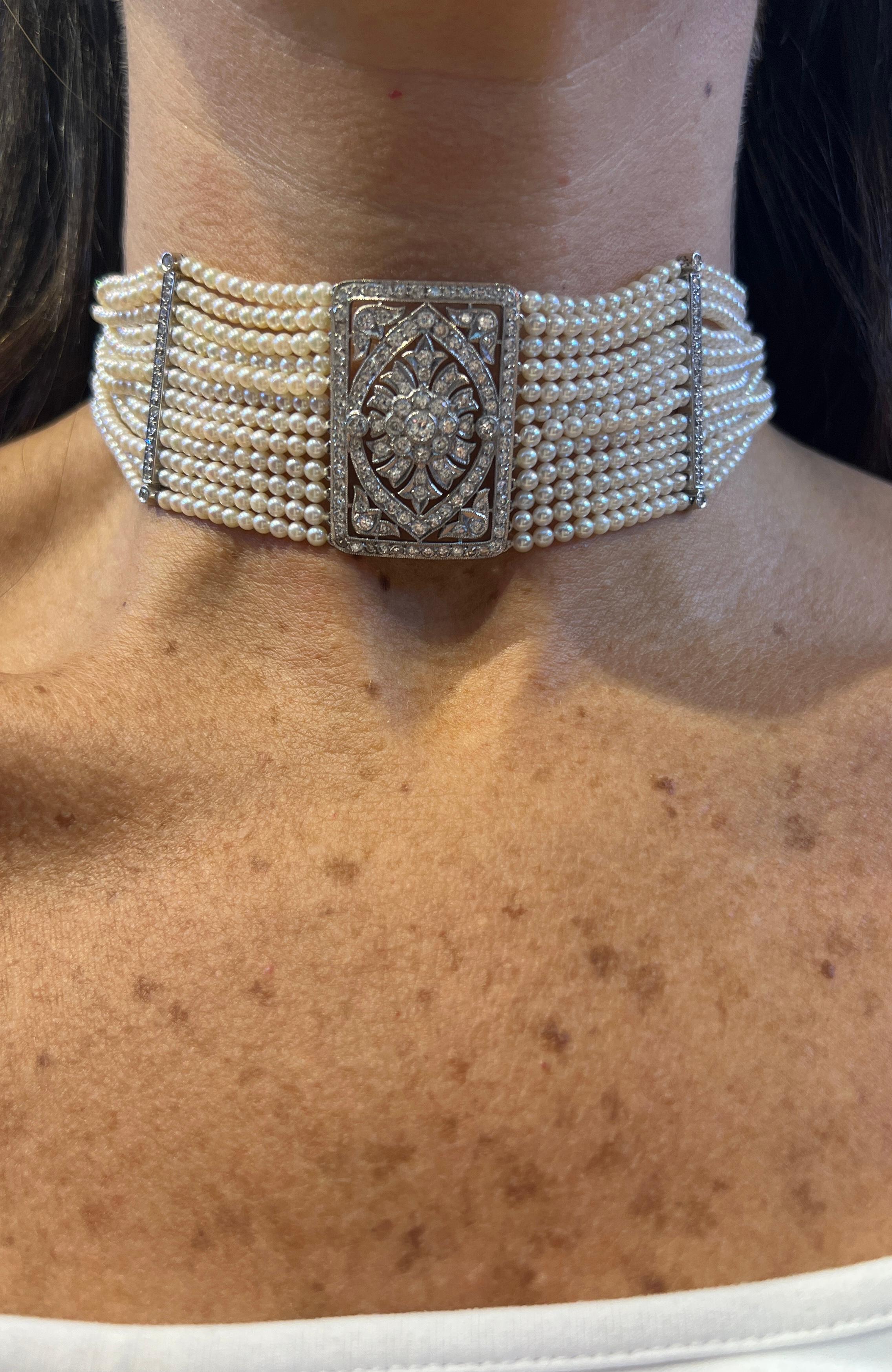 Taglio rotondo Collana girocollo con perle e diamanti a più fili in vendita