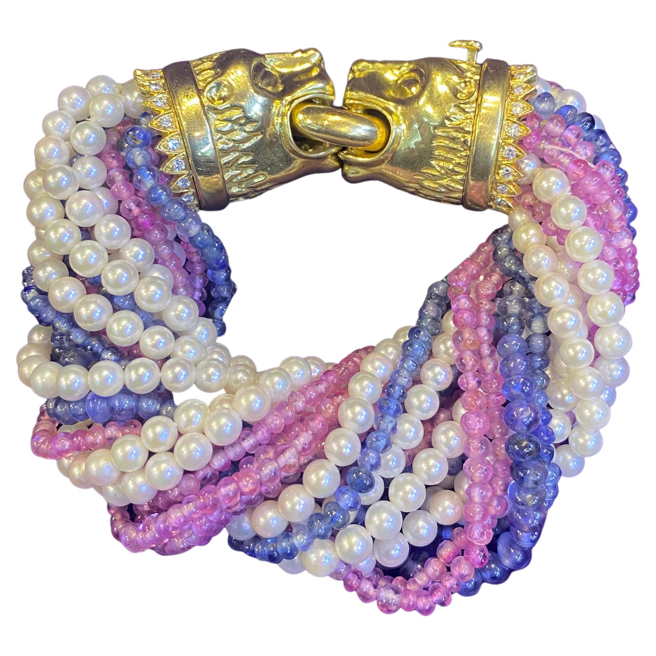 Bracelet tête de lion à plusieurs rangs de perles, rubis et saphirs en vente 2