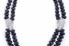 Collar de cuentas de platino con zafiros y diamantes de varias vueltas