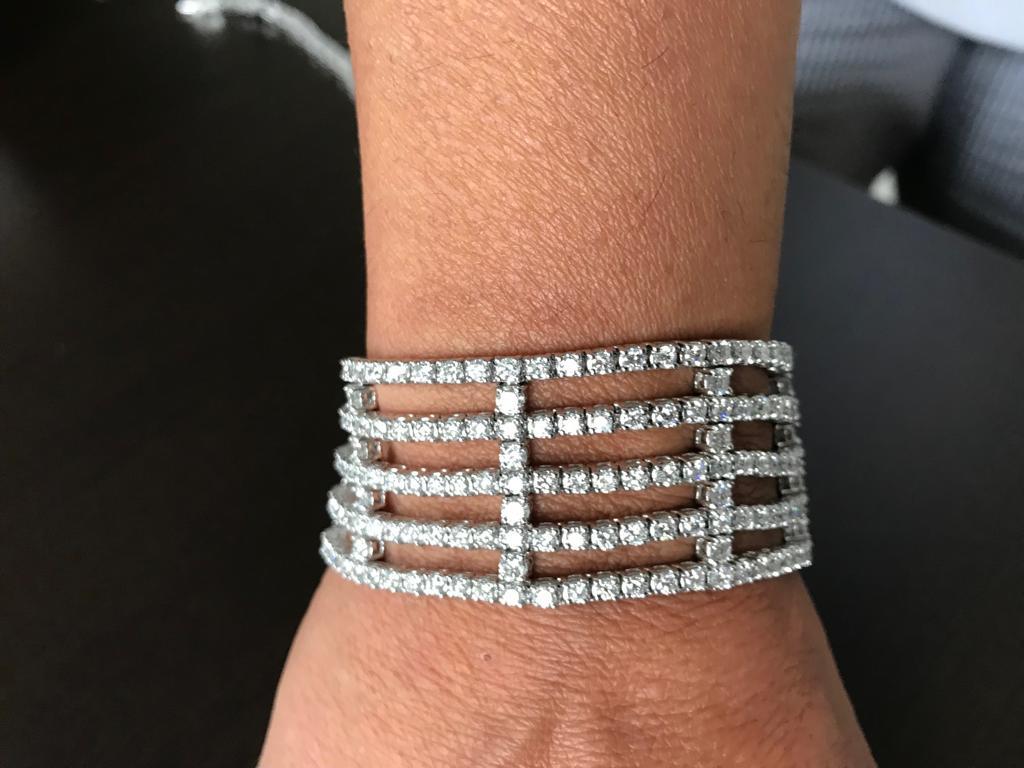 Multi Strand Tennis Bracelet 14 Karat White 20 Carats In New Condition For Sale In Great Neck, NY