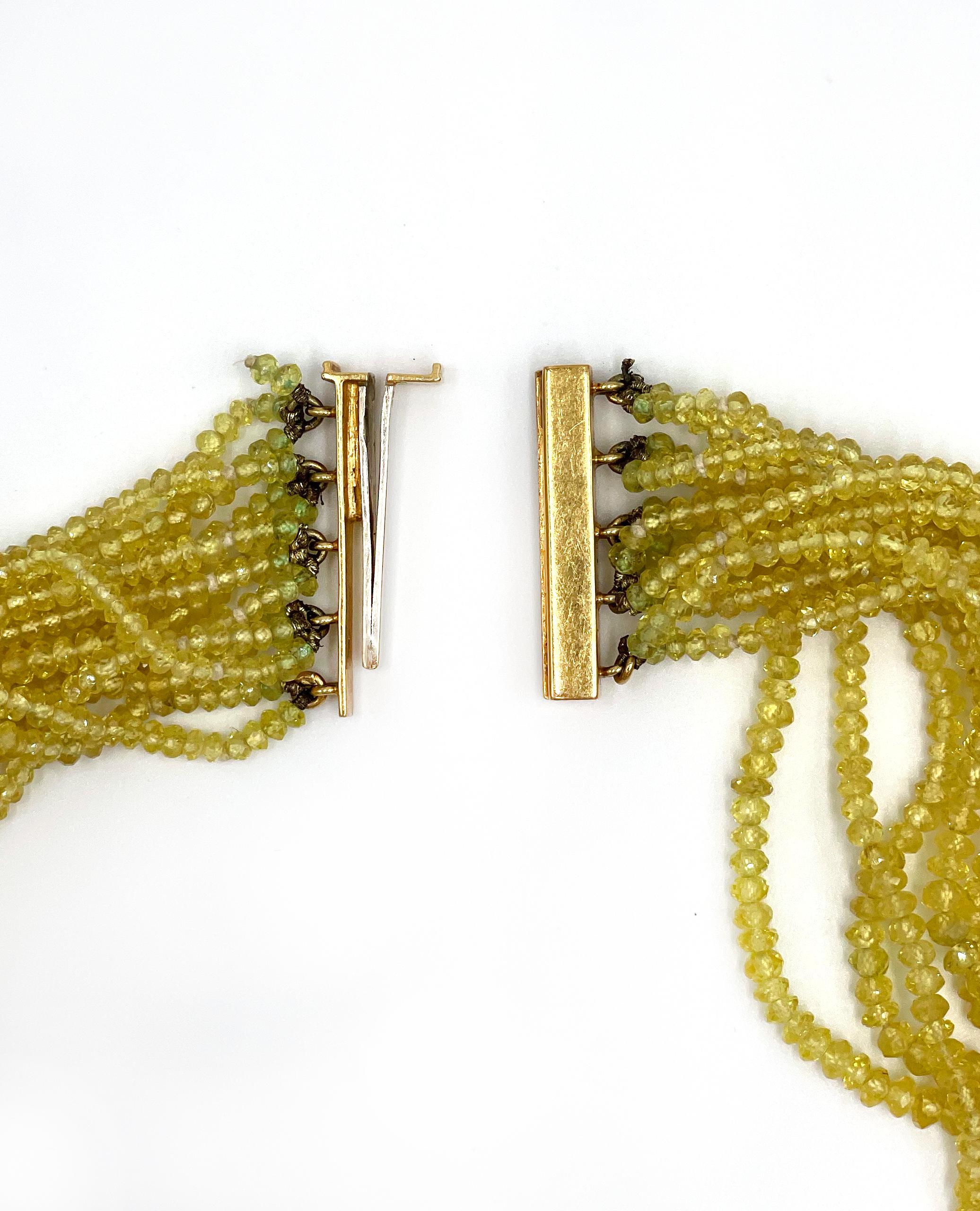 Mehrstrangige gelbe Saphir-Perlenkette mit 18K-Verschluss Damen im Angebot