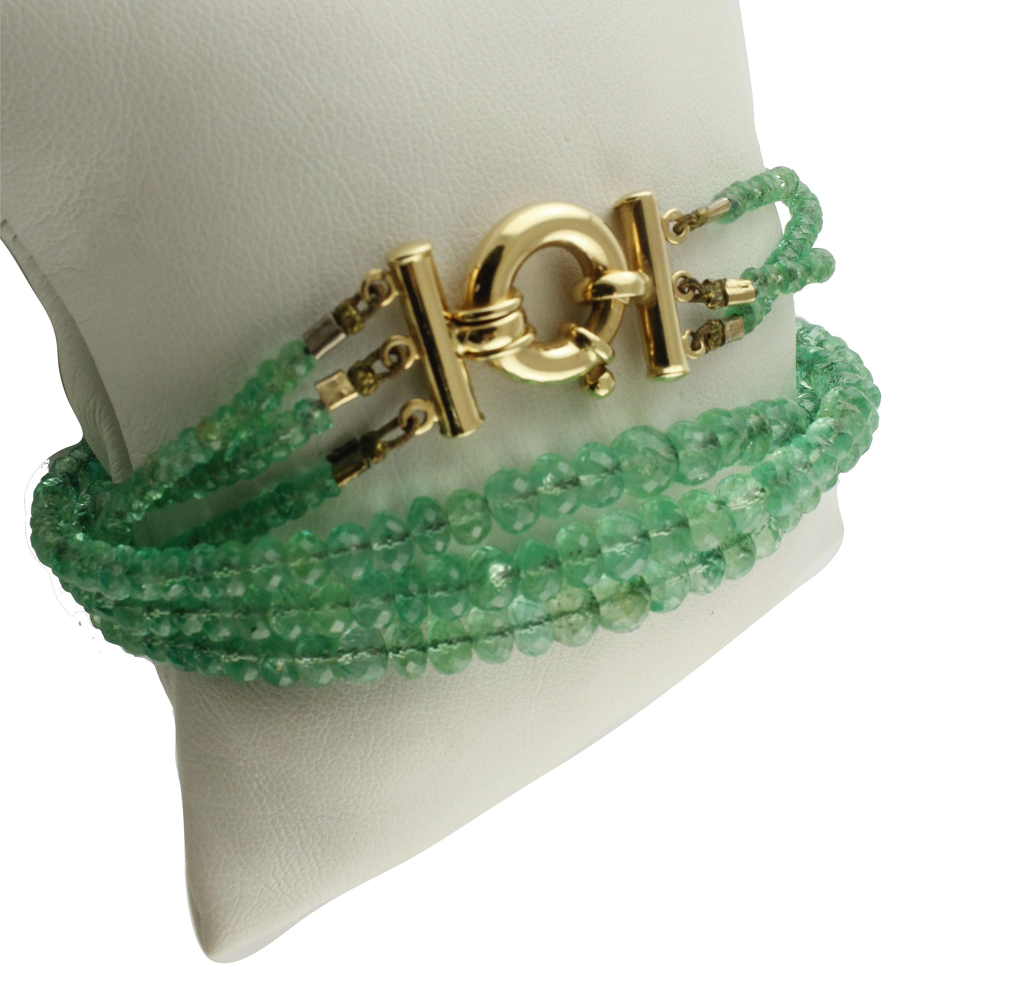 Multi fili di alta qualità  Collana Choker in oro con smeraldi In condizioni buone in vendita a Marcianise, Marcianise (CE)