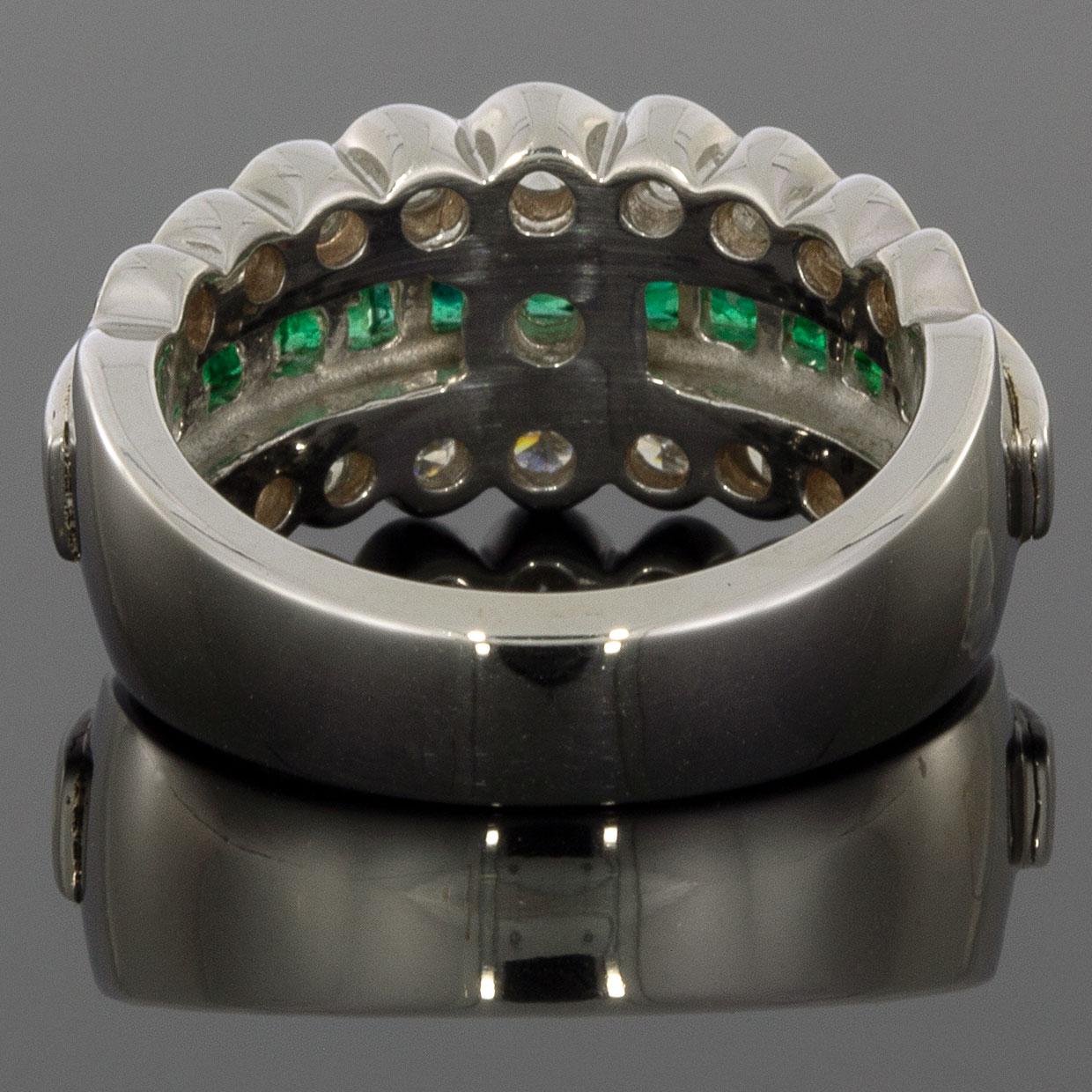 Multi-Tone Gold 2.00 Carat Emerald and Diamond Unique Scalloped Ring In Excellent Condition In Columbia, MO