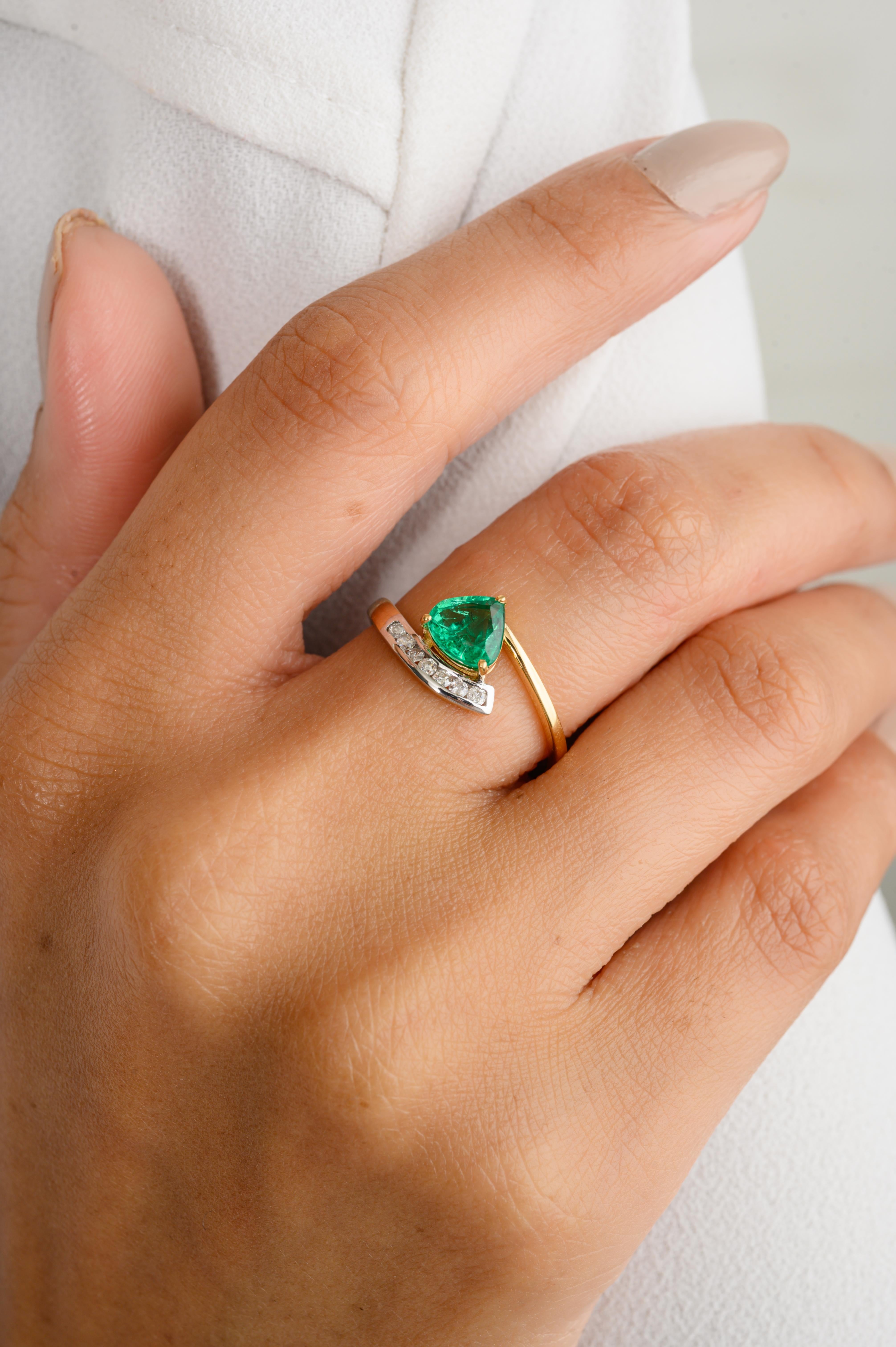 En vente :  Bague poire émeraude diamantée multi-tons Cadeau pour maman en or jaune massif 18k 2