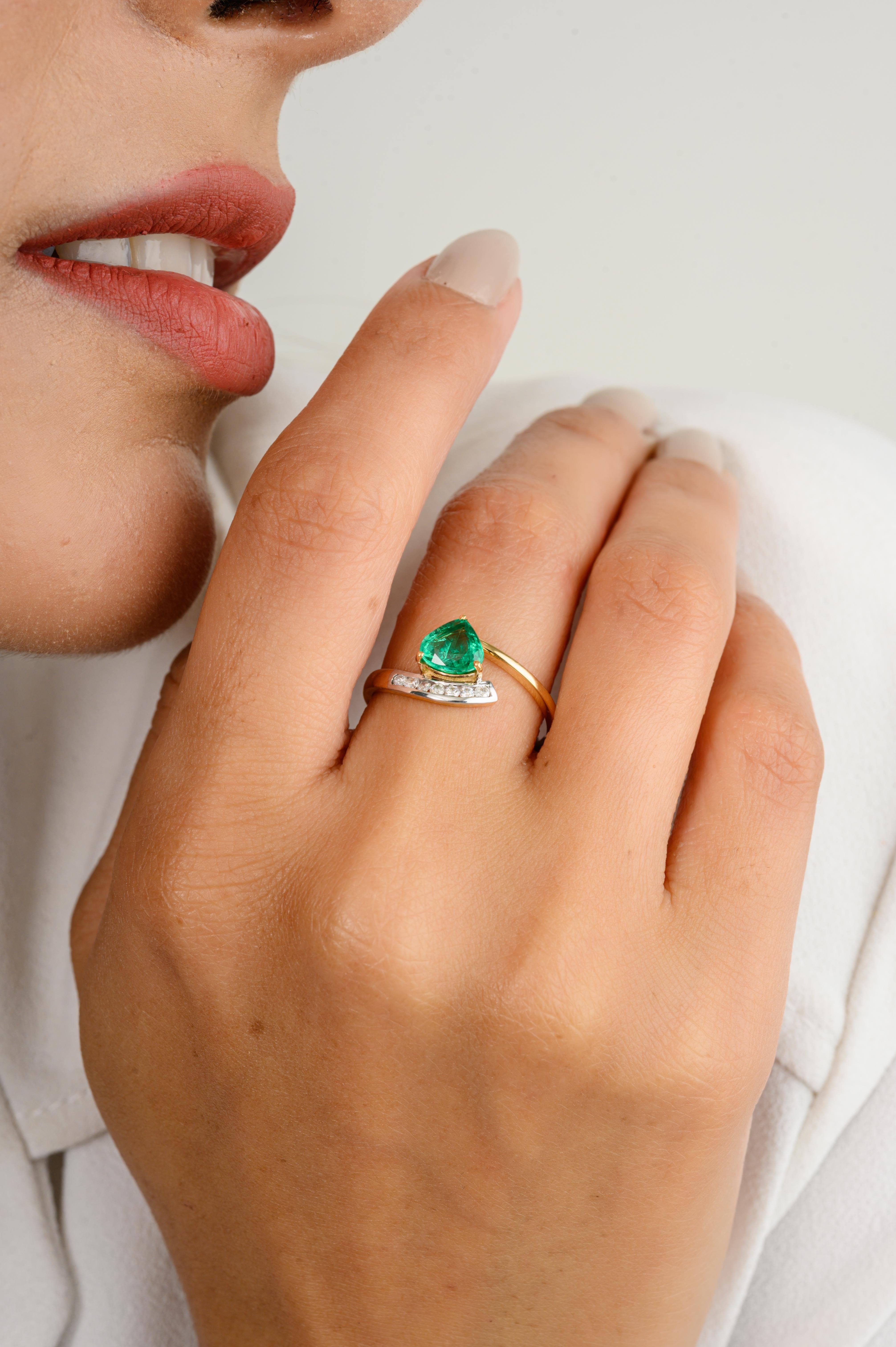 En vente :  Bague poire émeraude diamantée multi-tons Cadeau pour maman en or jaune massif 18k 6