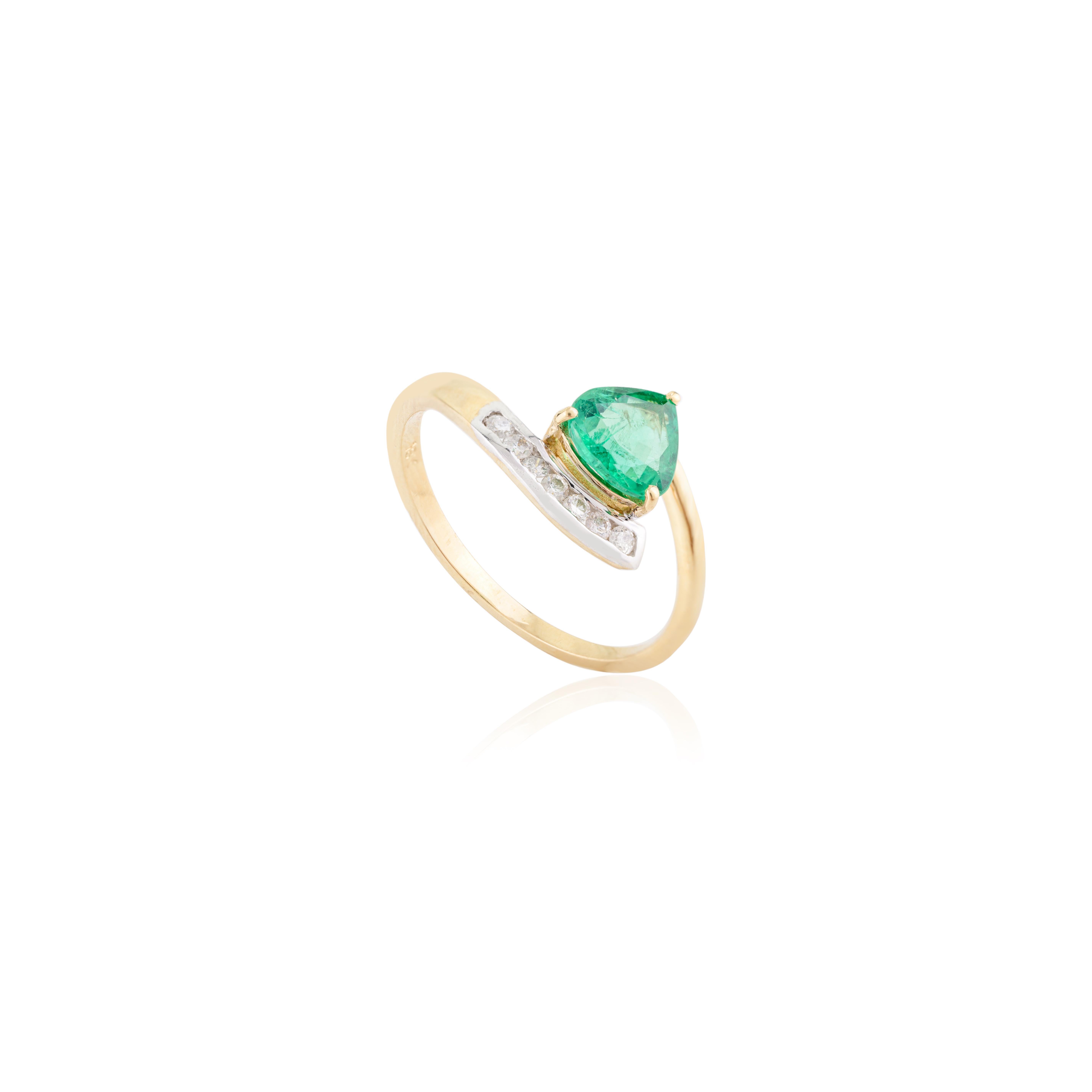 En vente :  Bague poire émeraude diamantée multi-tons Cadeau pour maman en or jaune massif 18k 7