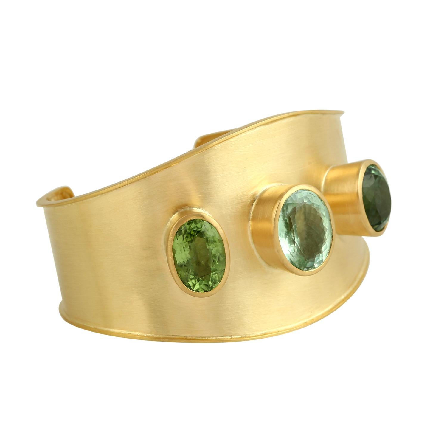 Art déco Multi Tourmaline Cuff Bracelet Made In 18k Yellow Gold en vente