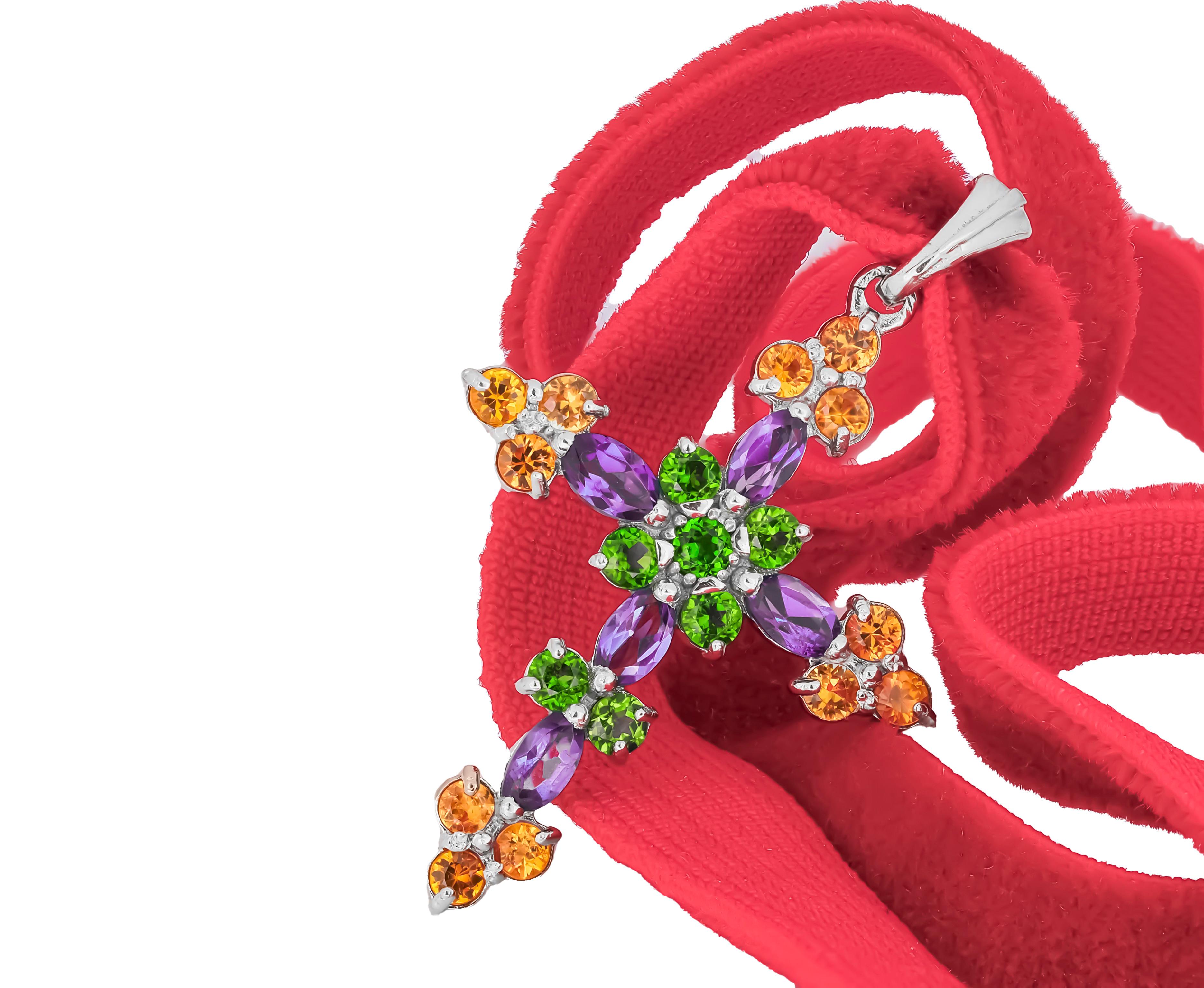 Taille Marquise Pendentif croix multicolore en or 14k en vente