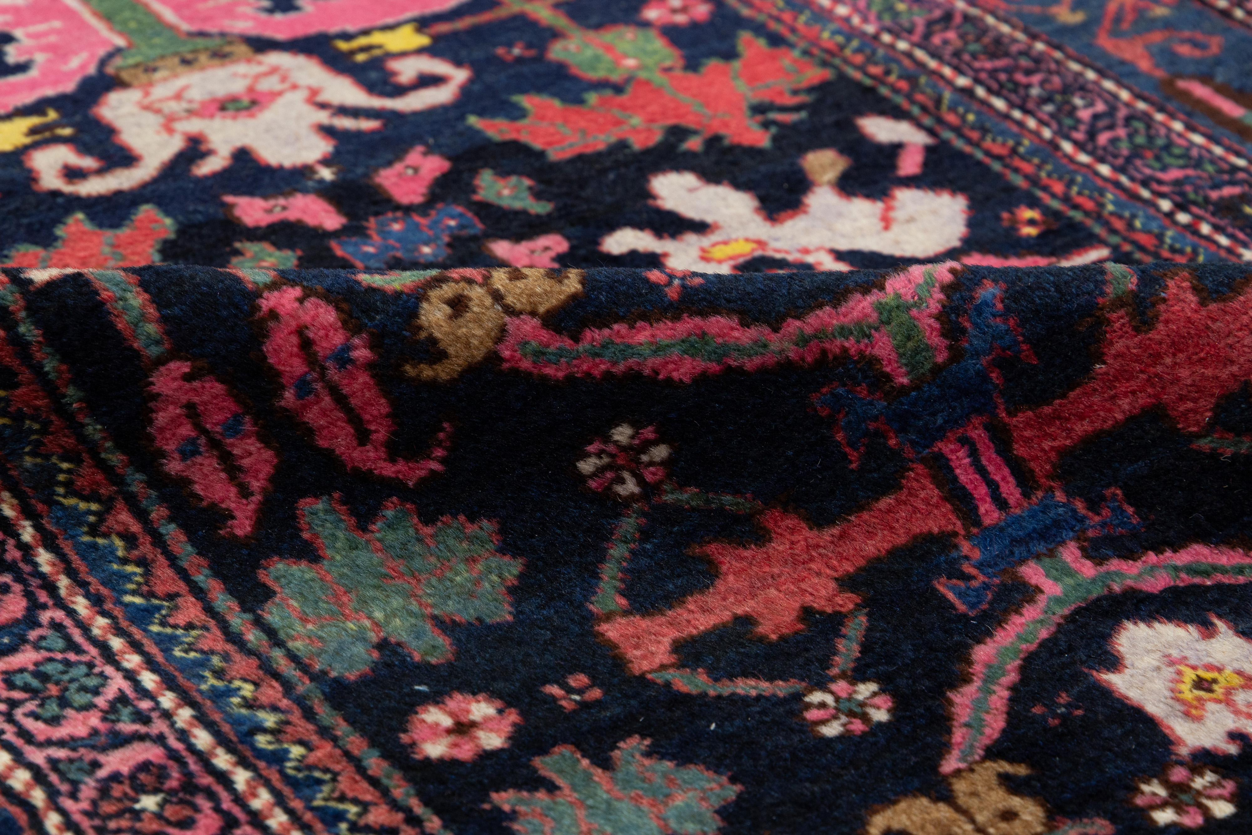 Runner in lana Malayer antico, multicolore, fatto a mano nel 1900 In condizioni ottime in vendita a Norwalk, CT