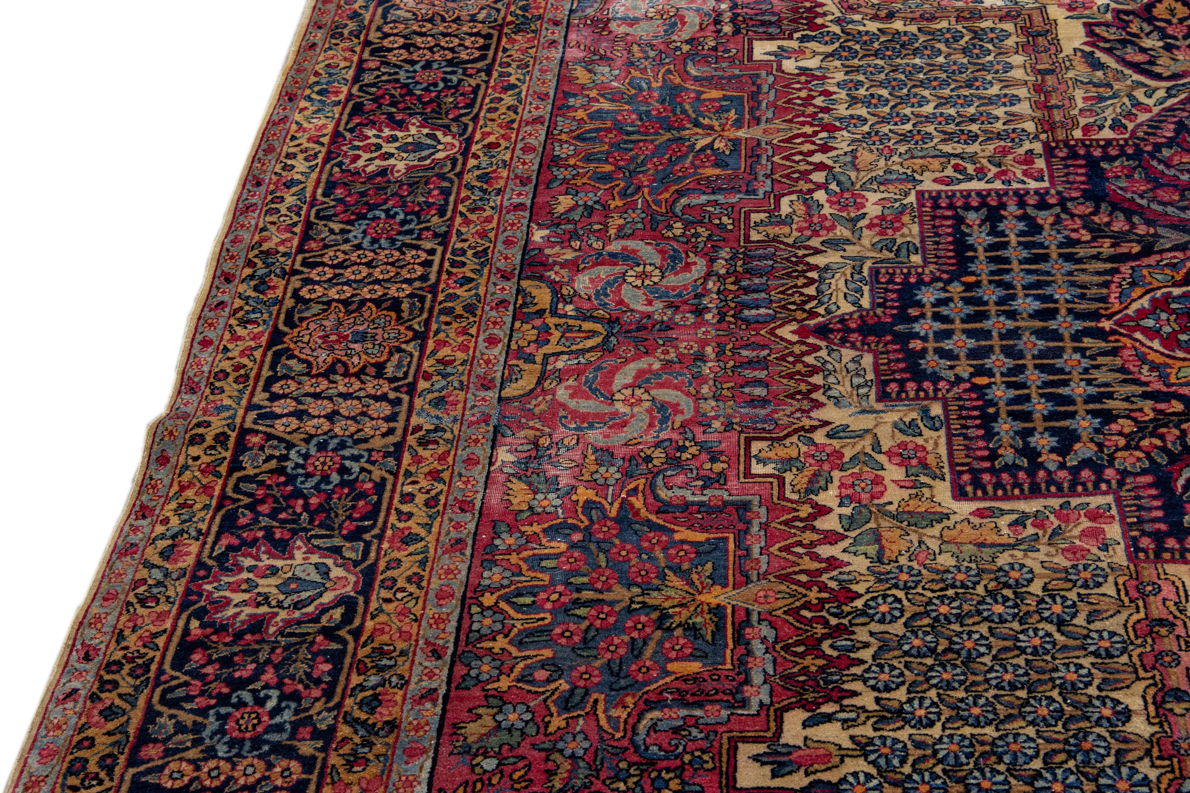 Tapis persan ancien Kerman en laine multicolore, fait à la main et conçu sur toute sa surface en vente 4