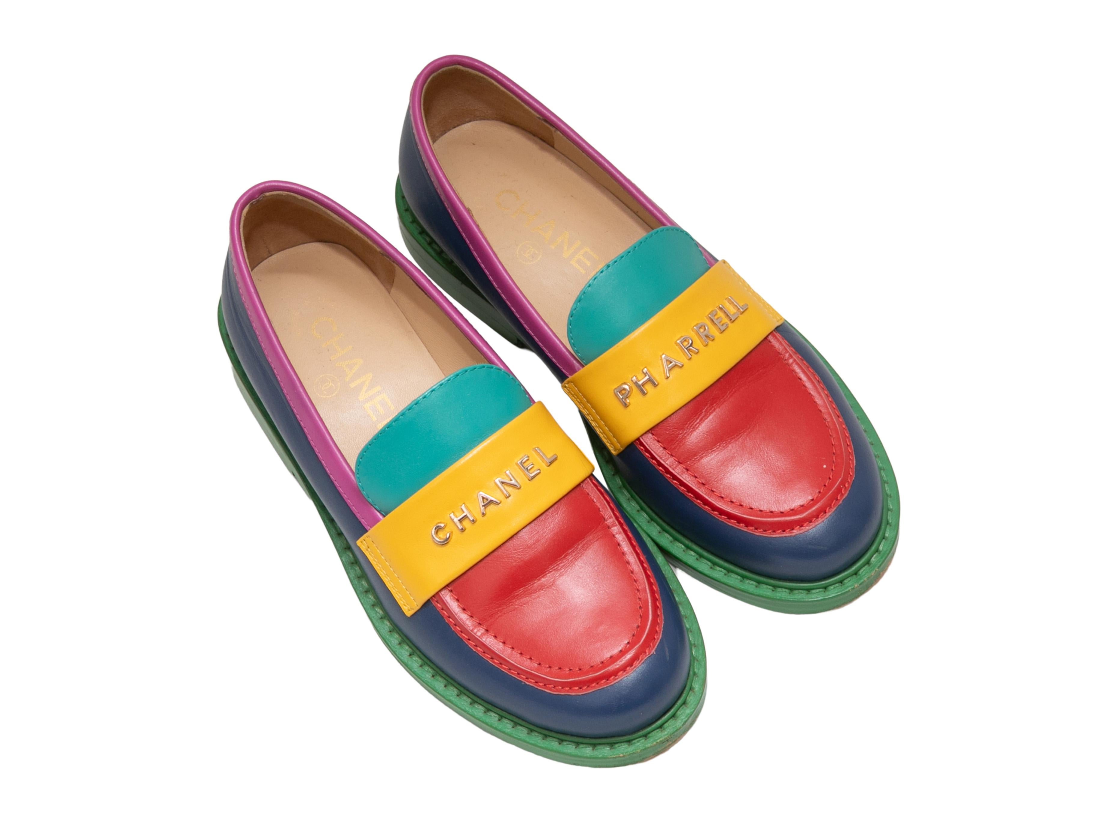 Mehrfarbige Chanel x Pharrell 2019 Farbblock-Loafers Größe 35 (Schwarz) im Angebot