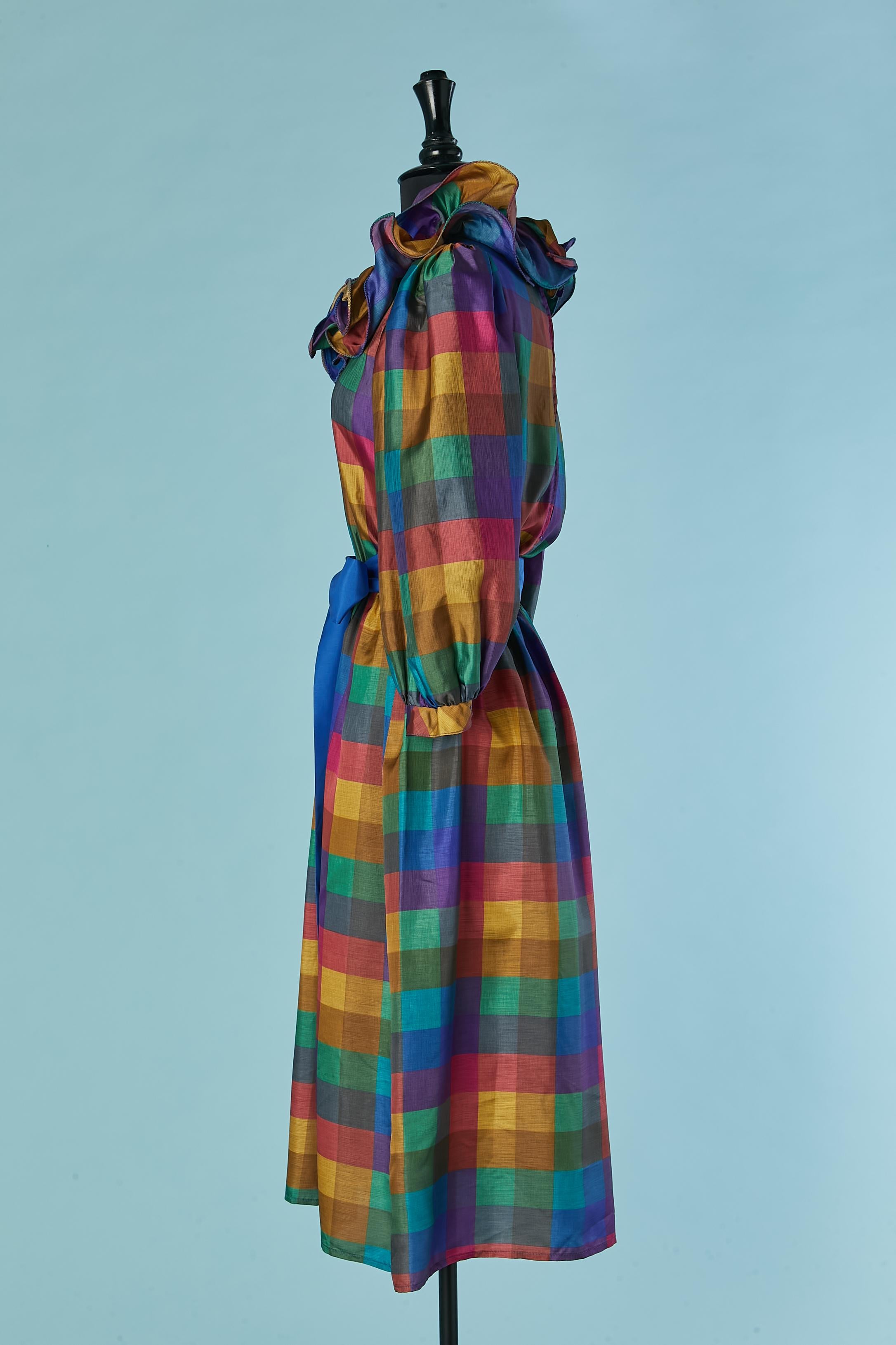 De las mujeres Vestido de cóctel de seda a cuadros multicolor con volantes y cinturón azul Donna Morgan en venta