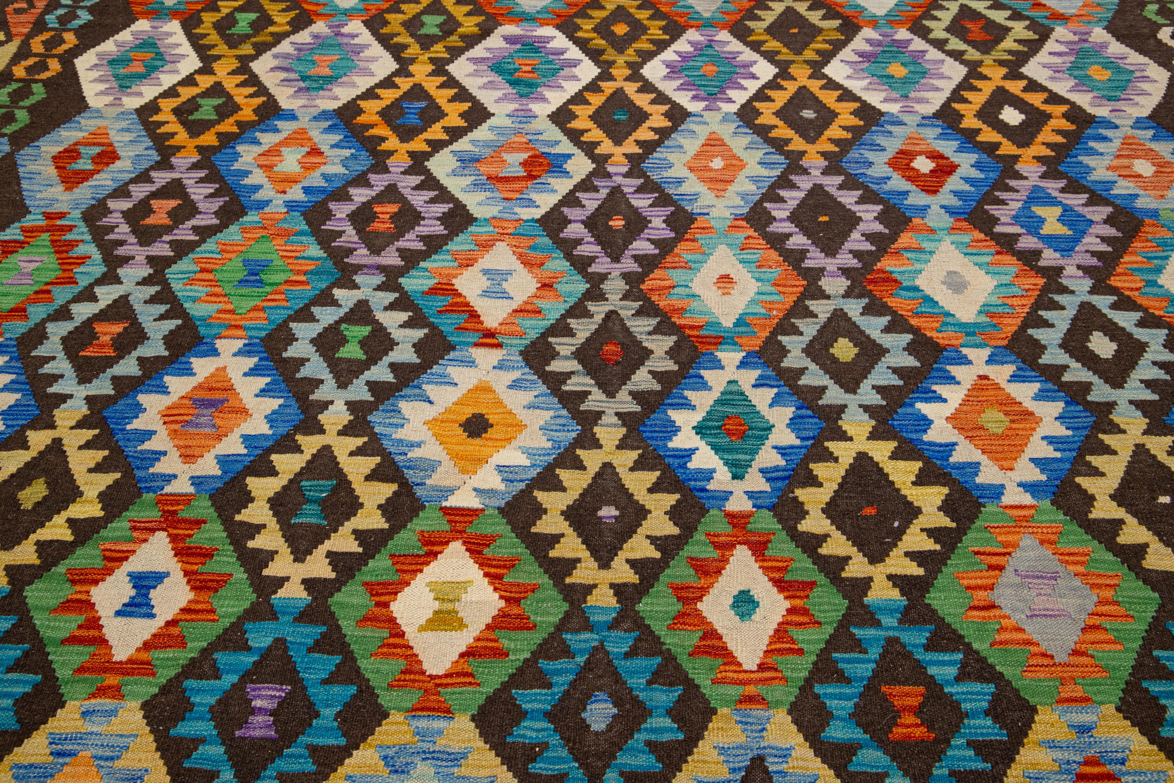 Multicolor Contemporary Kilim Wool Rug Flatweave with Geometric Pattern In New Condition For Sale In Norwalk, CT