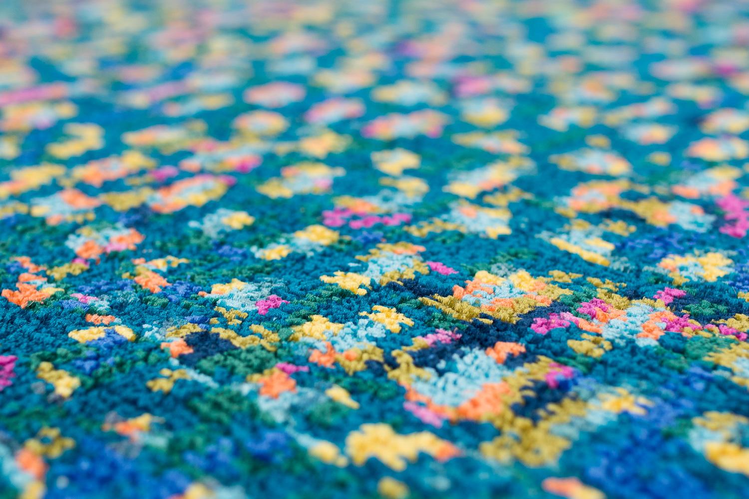 Tappeto per aree astratte in lana e seta Multicolor Contemporary Rishikesh di Joseph Carini in vendita 3