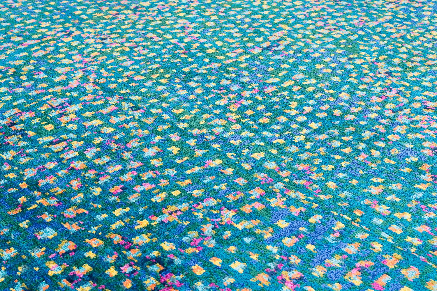 XXI secolo e contemporaneo Tappeto per aree astratte in lana e seta Multicolor Contemporary Rishikesh di Joseph Carini in vendita