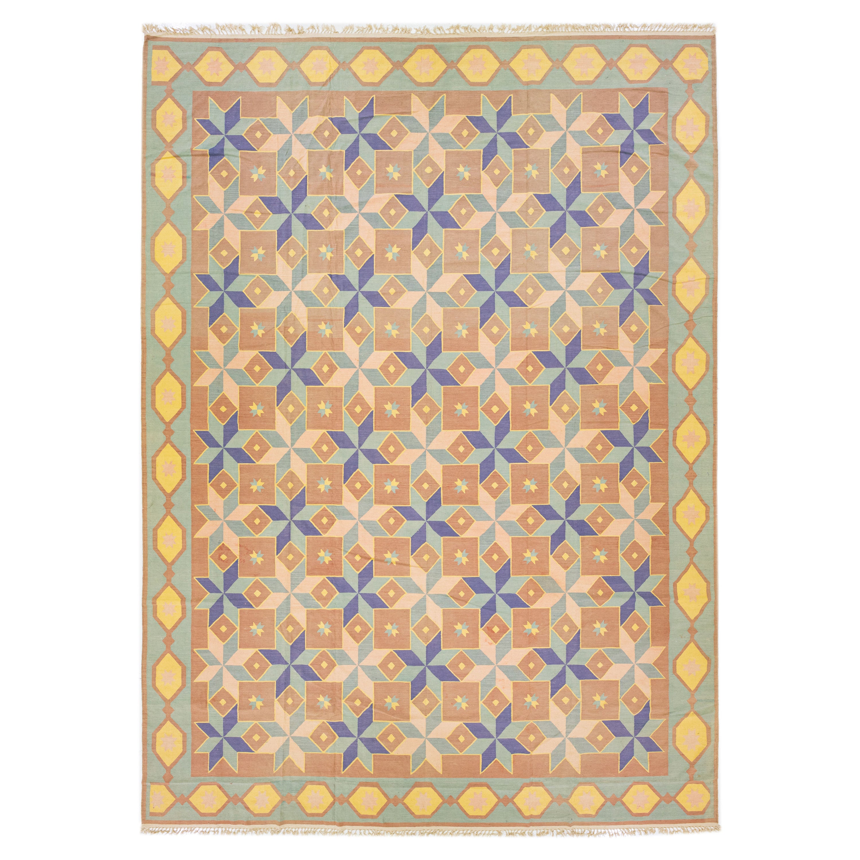 Mehrfarbiger moderner indischer Dhurrie-Wollteppich mit geometrischem Motiv aus Flachgewebe im Angebot