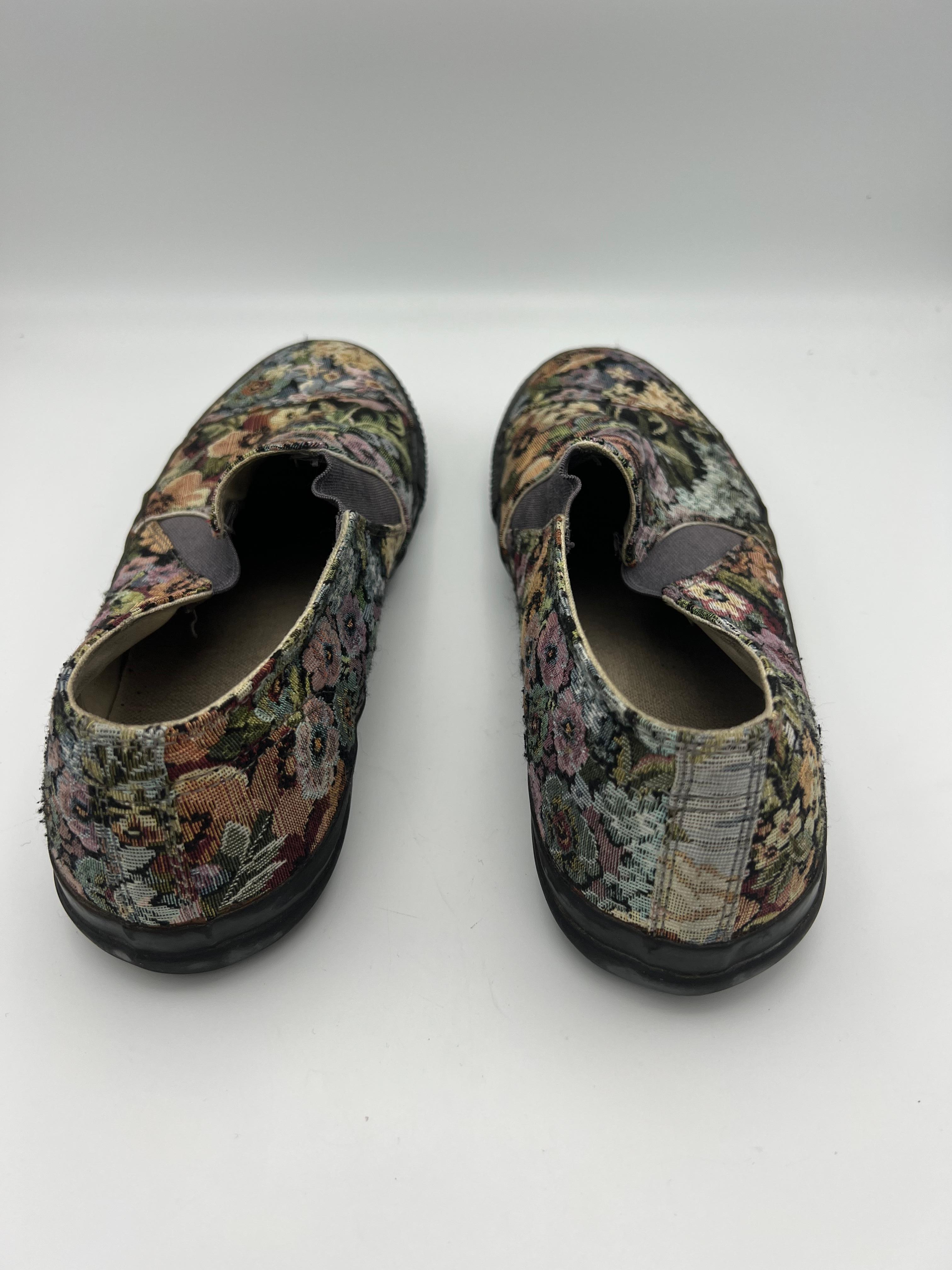 Yohji Yamamoto Multicolor Floral Slip On Sneakers, Size 11 In Good Condition In Beverly Hills, CA