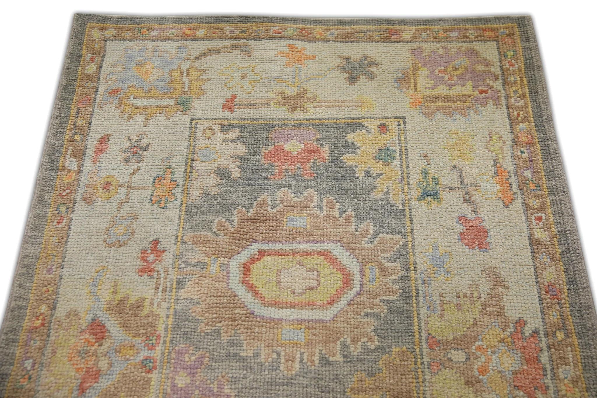 Mehrfarbiger türkischer Oushak-Läufer mit Blumenmuster 3' x 14'3