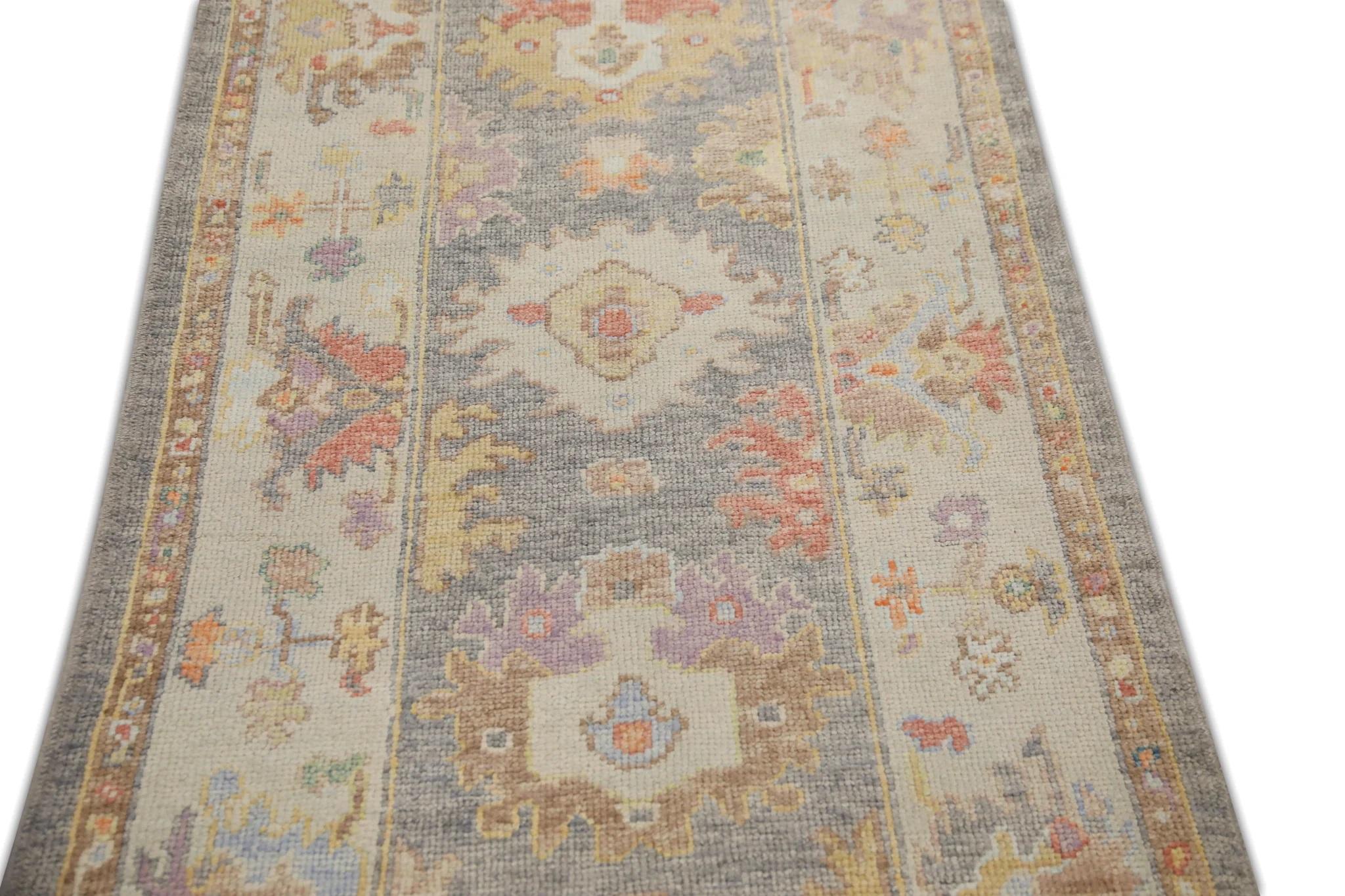 Mehrfarbiger türkischer Oushak-Läufer mit Blumenmuster 3' x 14'3